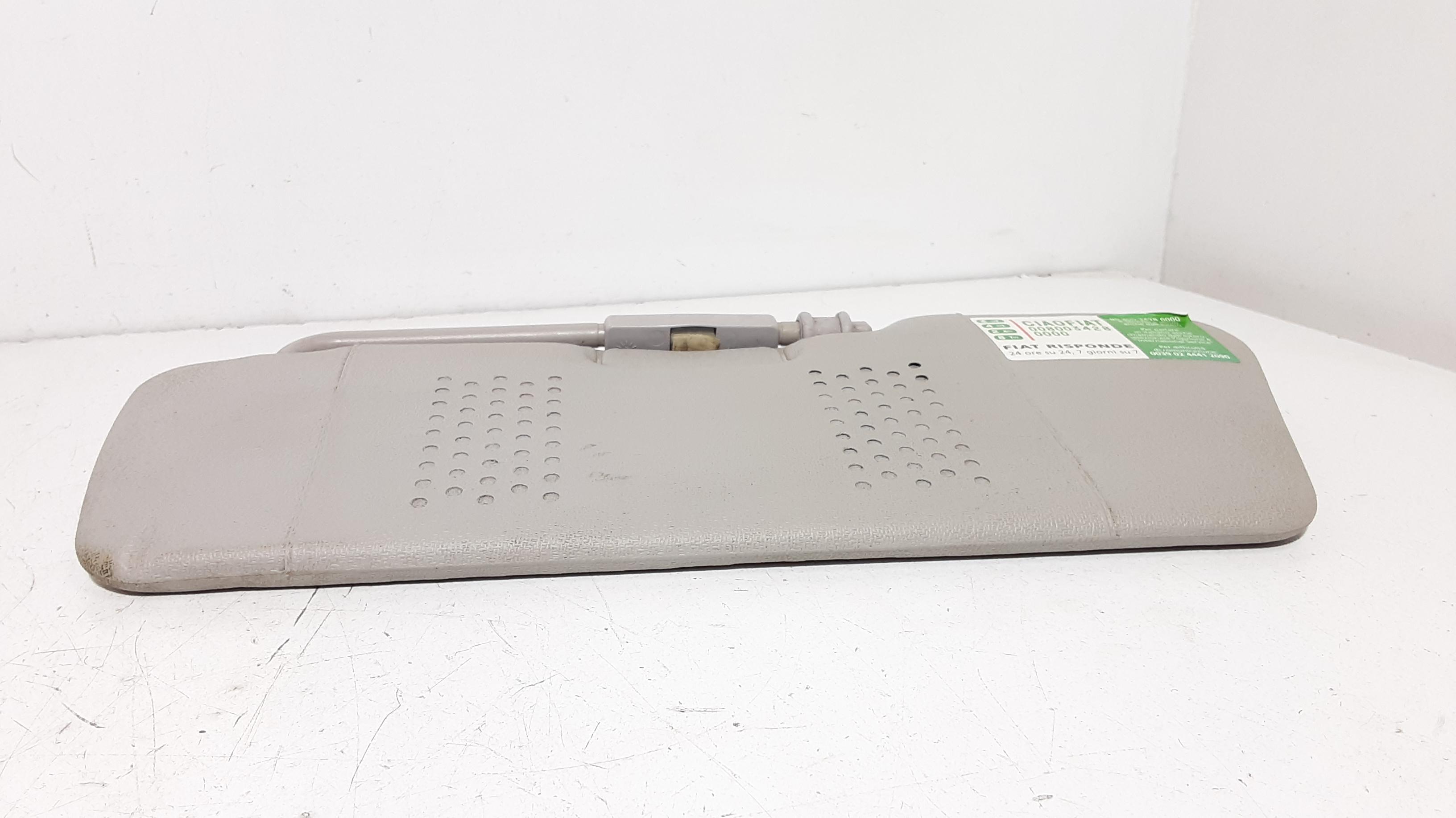 Aletta Parasole Parabrezza Sinistro 735244330 Usato