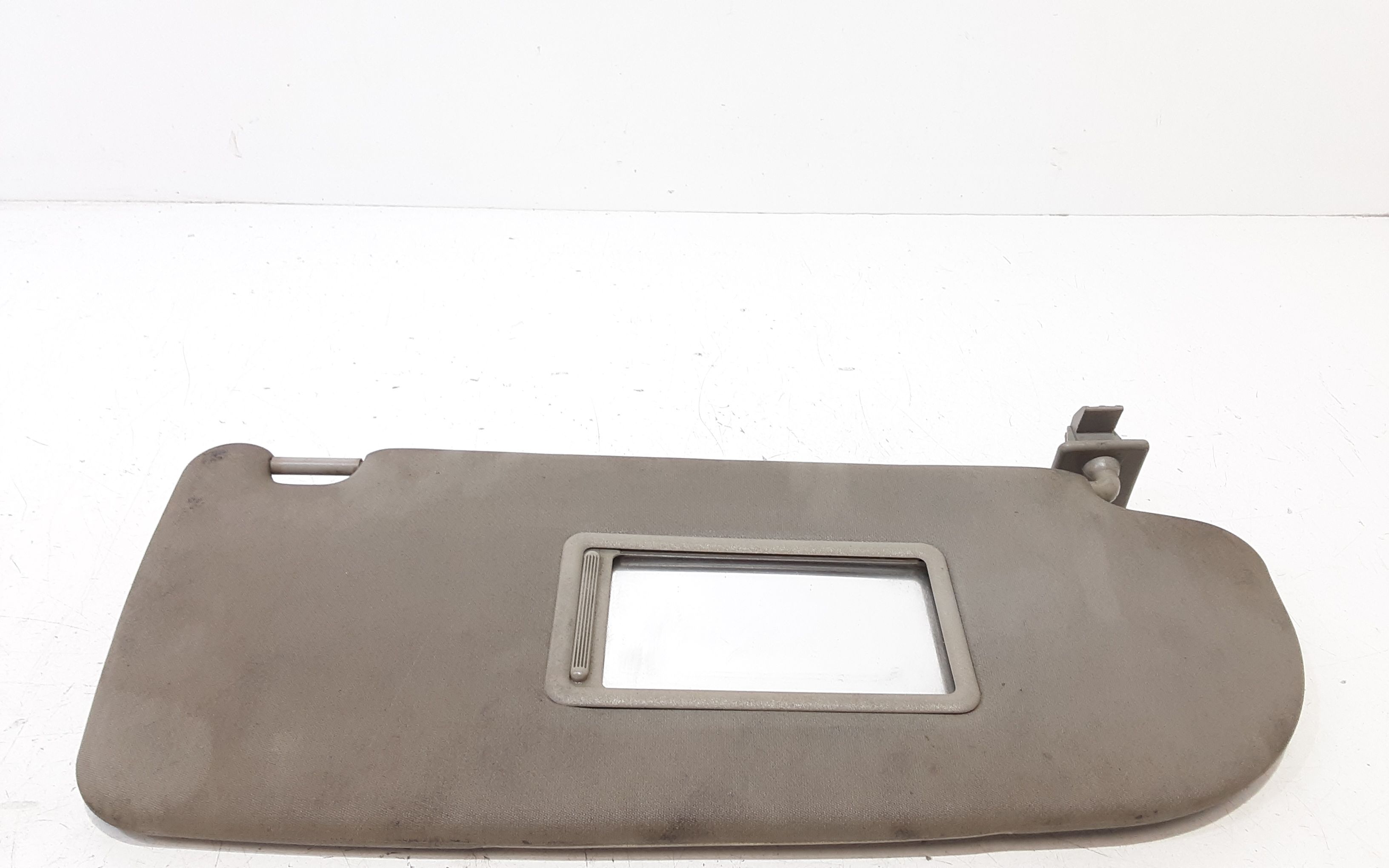 Aletta Parasole Parabrezza Destro 735314225 Usato