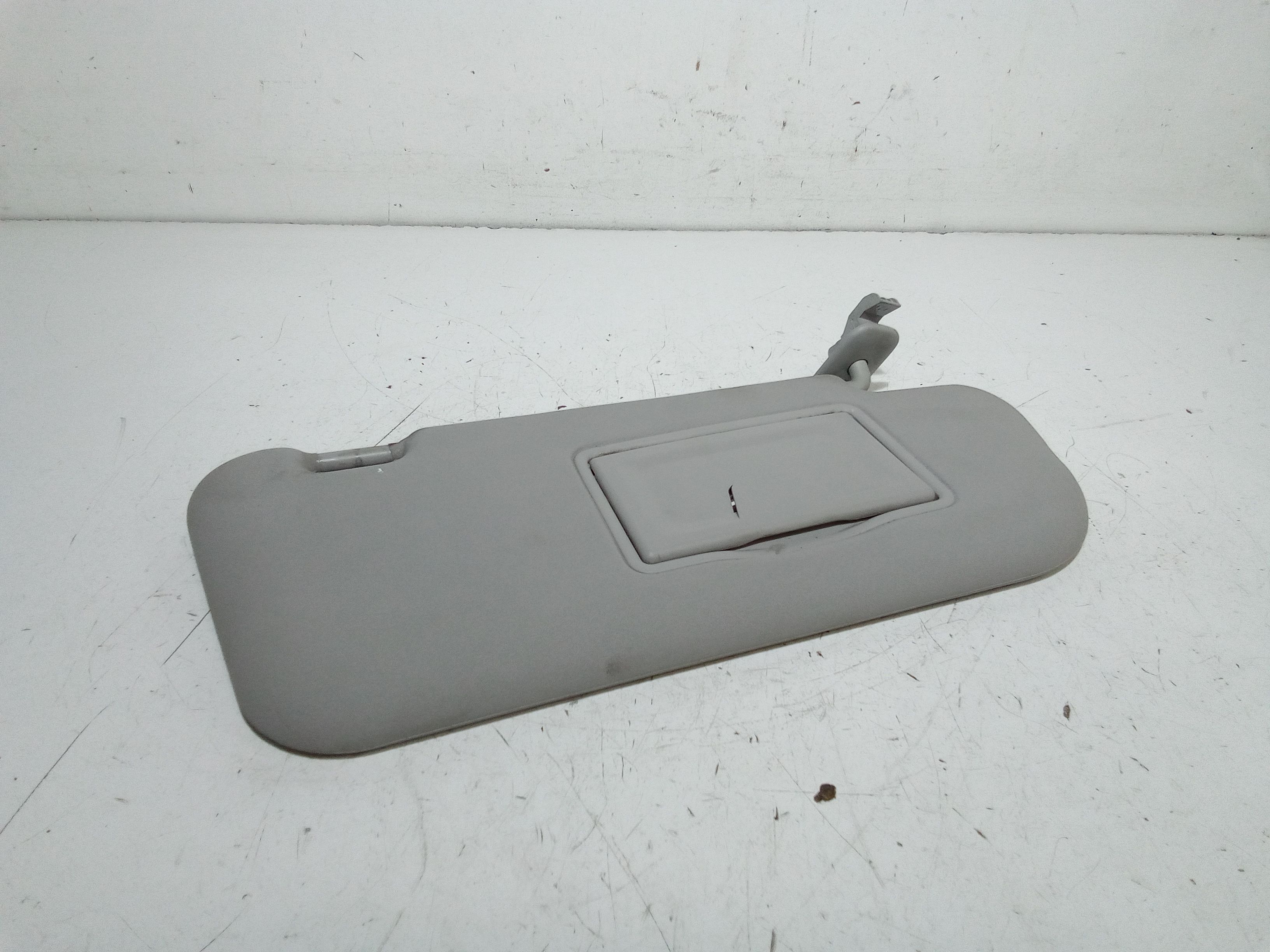 Aletta Parasole Parabrezza Destro BR5S6927030 Usato