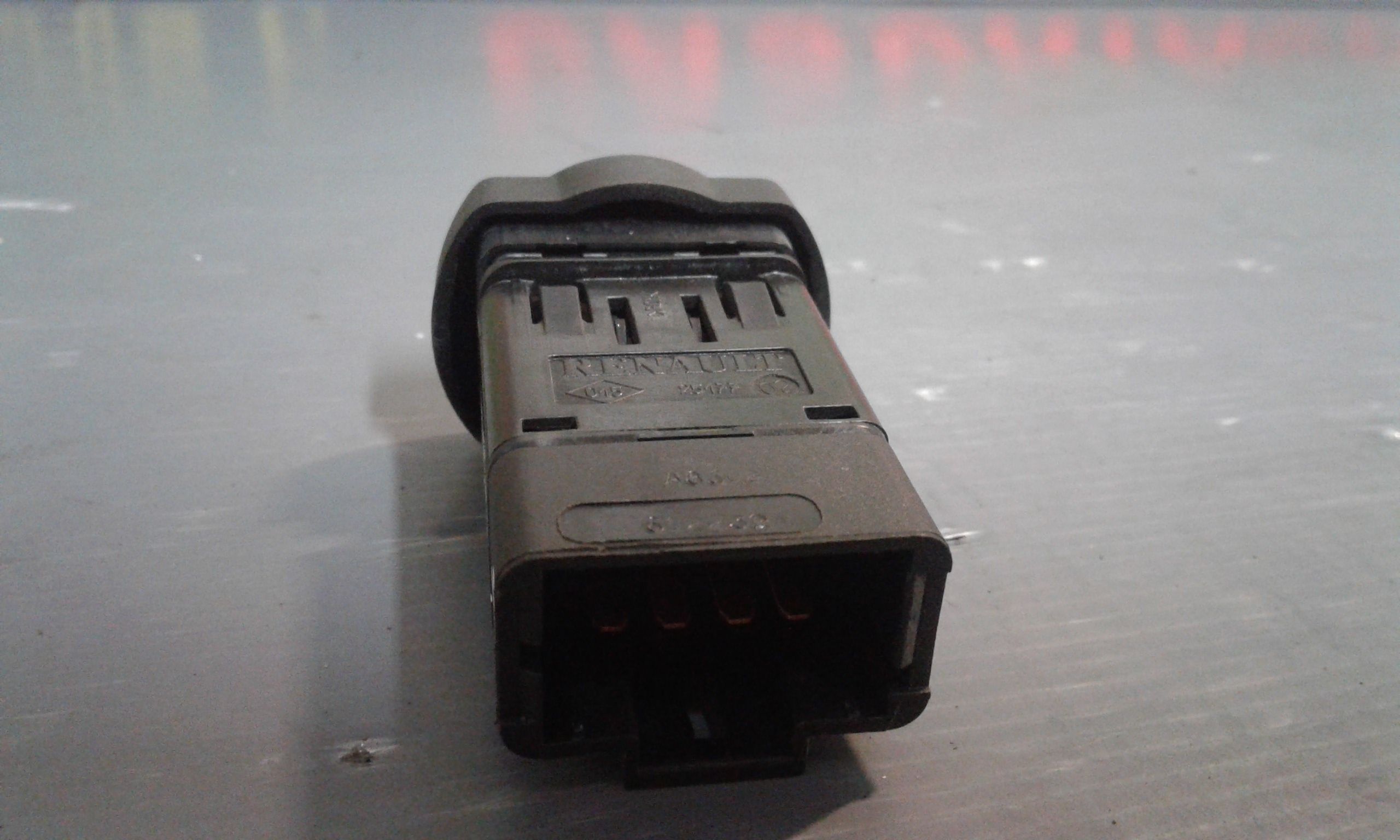 Interruttore Luci Emergenza 252905315R Usato