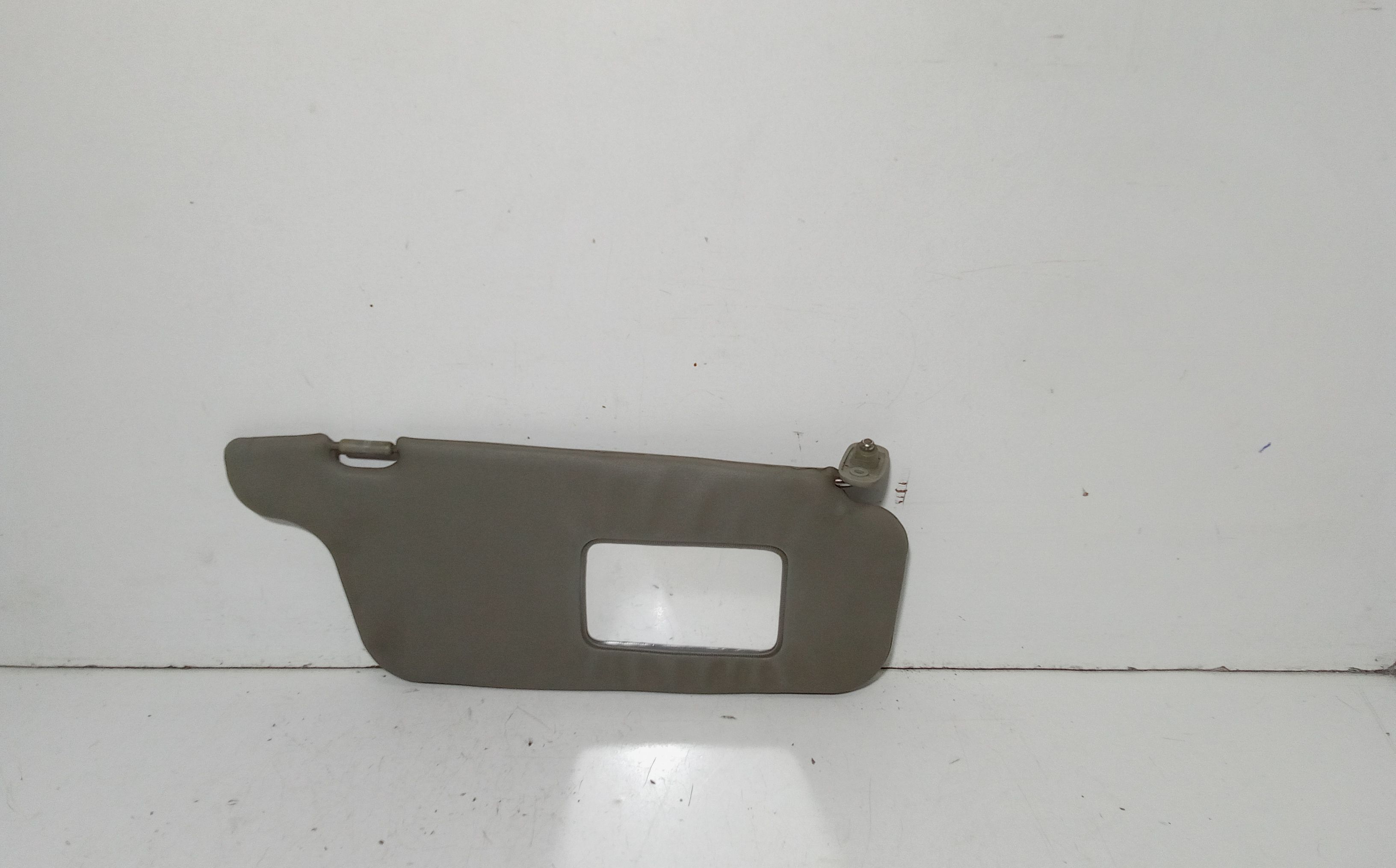 Aletta Parasole Parabrezza Destro 8520202500OB Usato