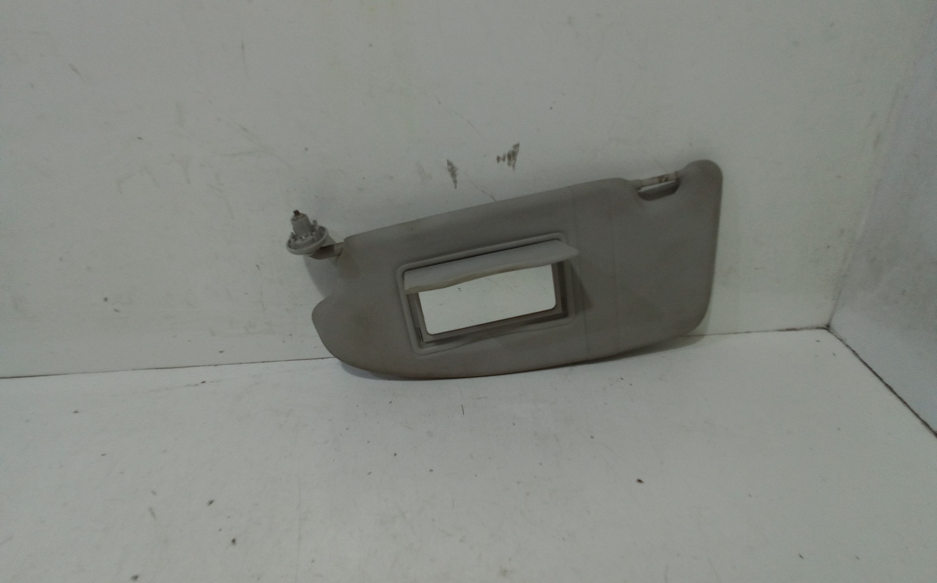 Aletta Parasole Parabrezza Sinistro 1700319 Usato