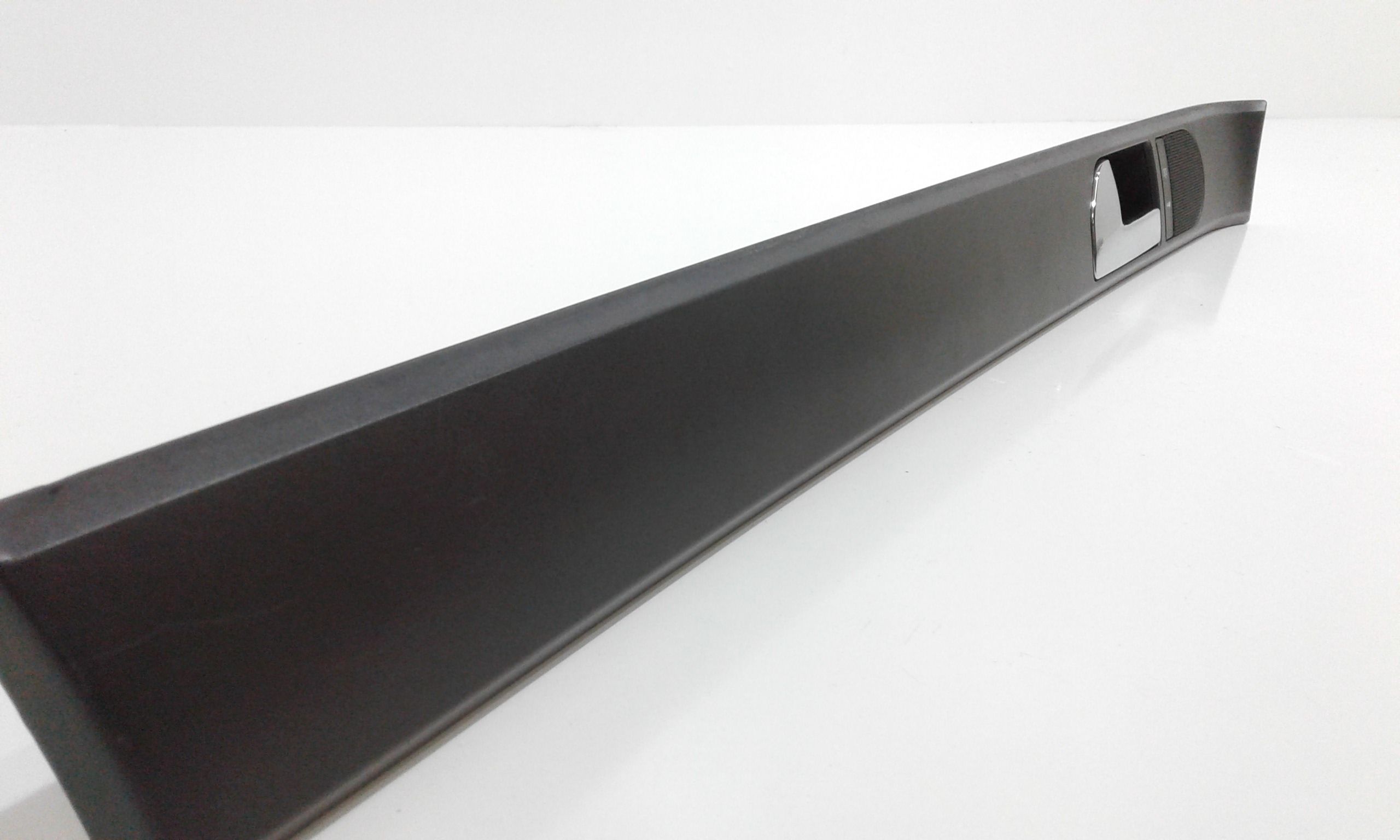 Maniglia Int. Apertura Porta Ant. Sinistro 7L6867061F5W8 Usato