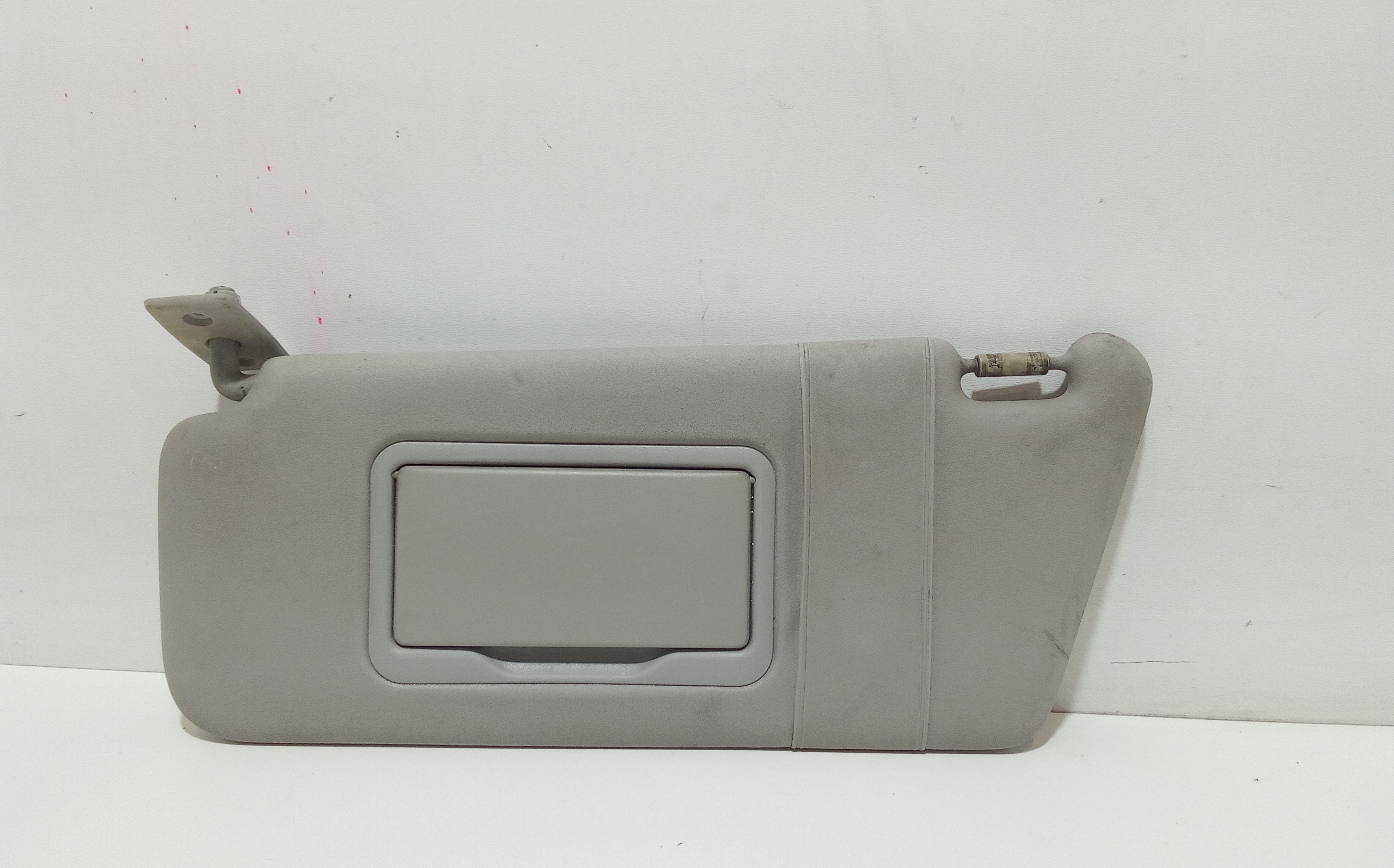 Aletta Parasole Parabrezza Sinistro A1688100110 Usato