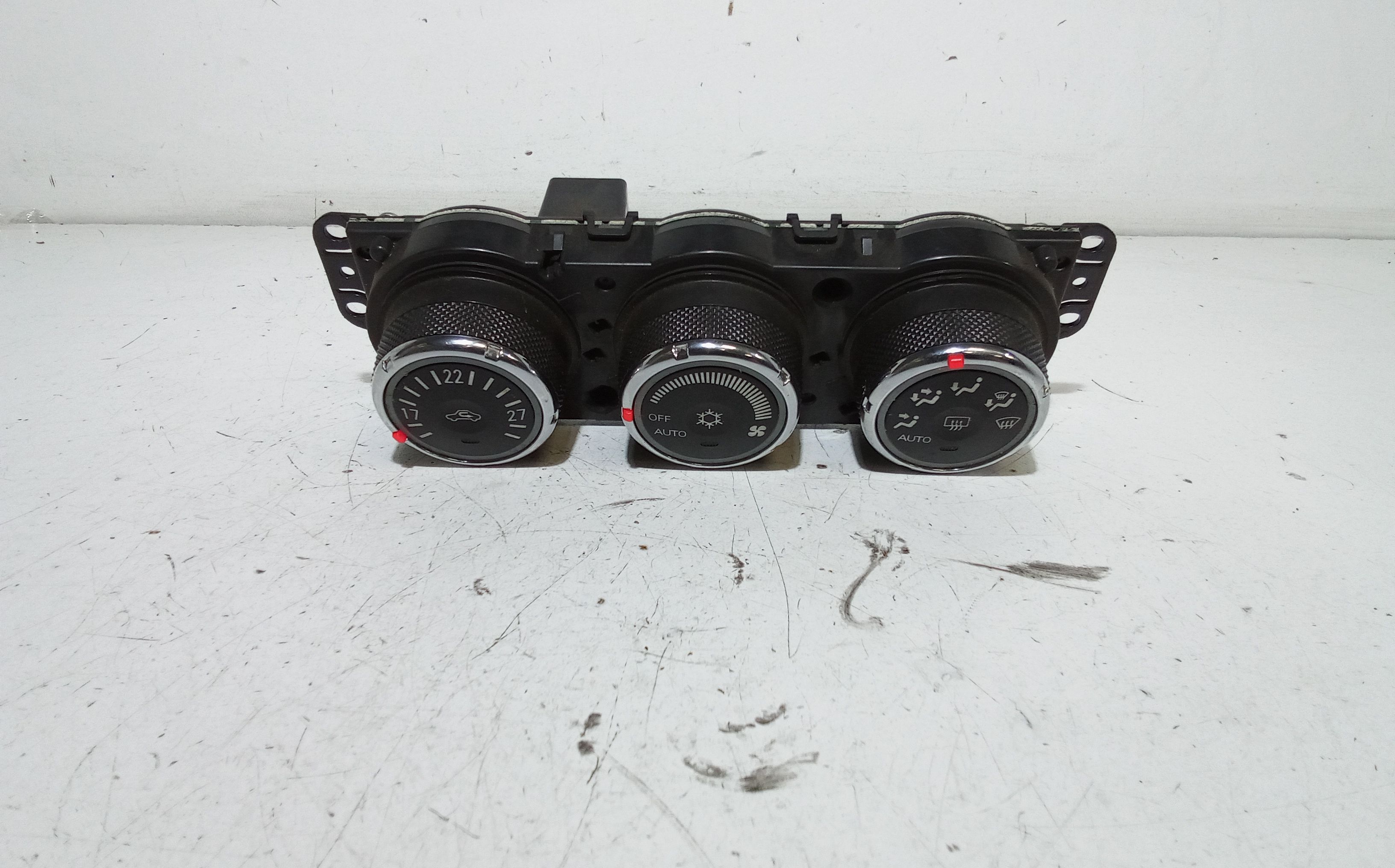 Blocco Comando Climatizzazione 7820A115XA Usato