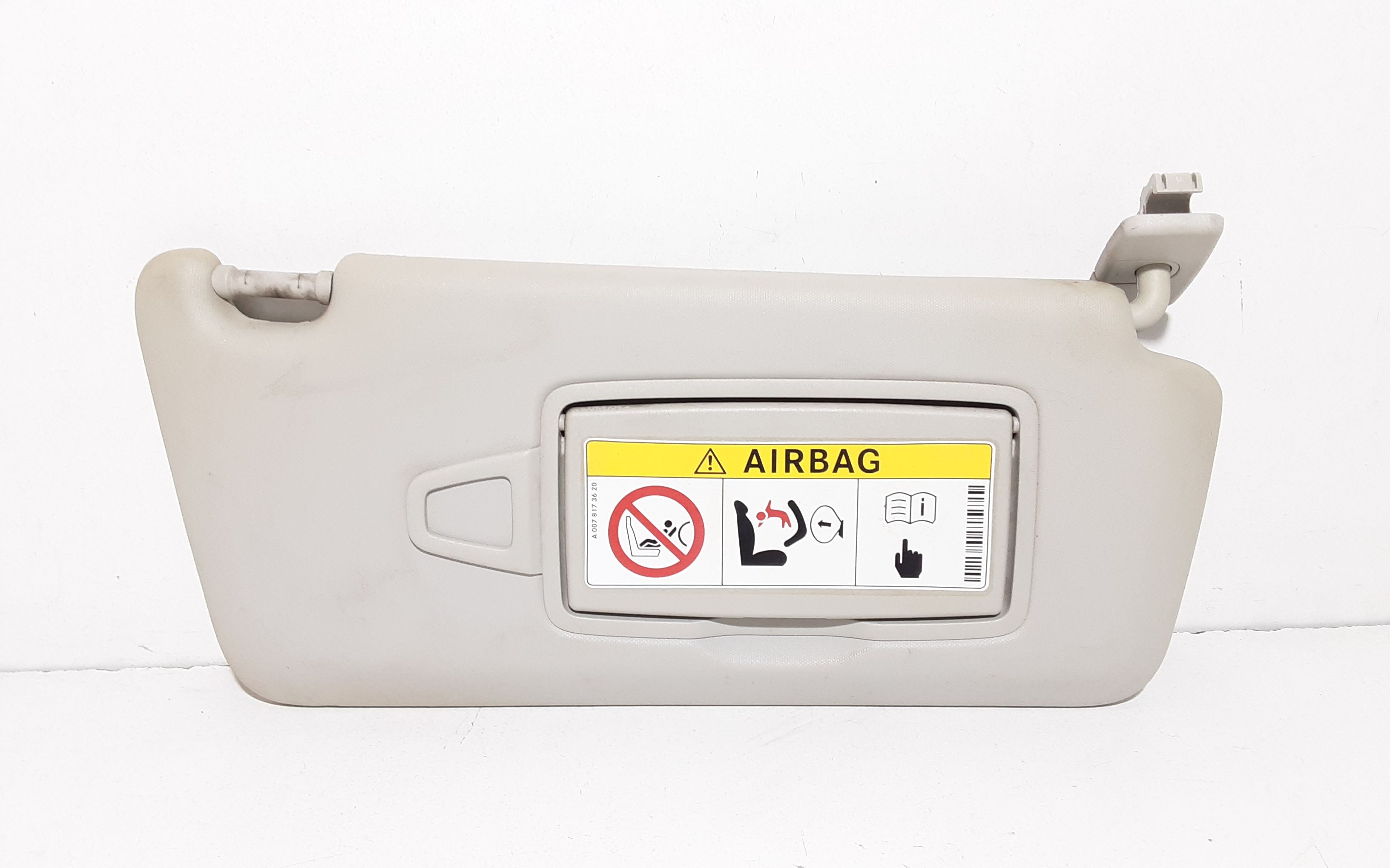 Aletta Parasole Parabrezza Destro A17681012009H43 Usato