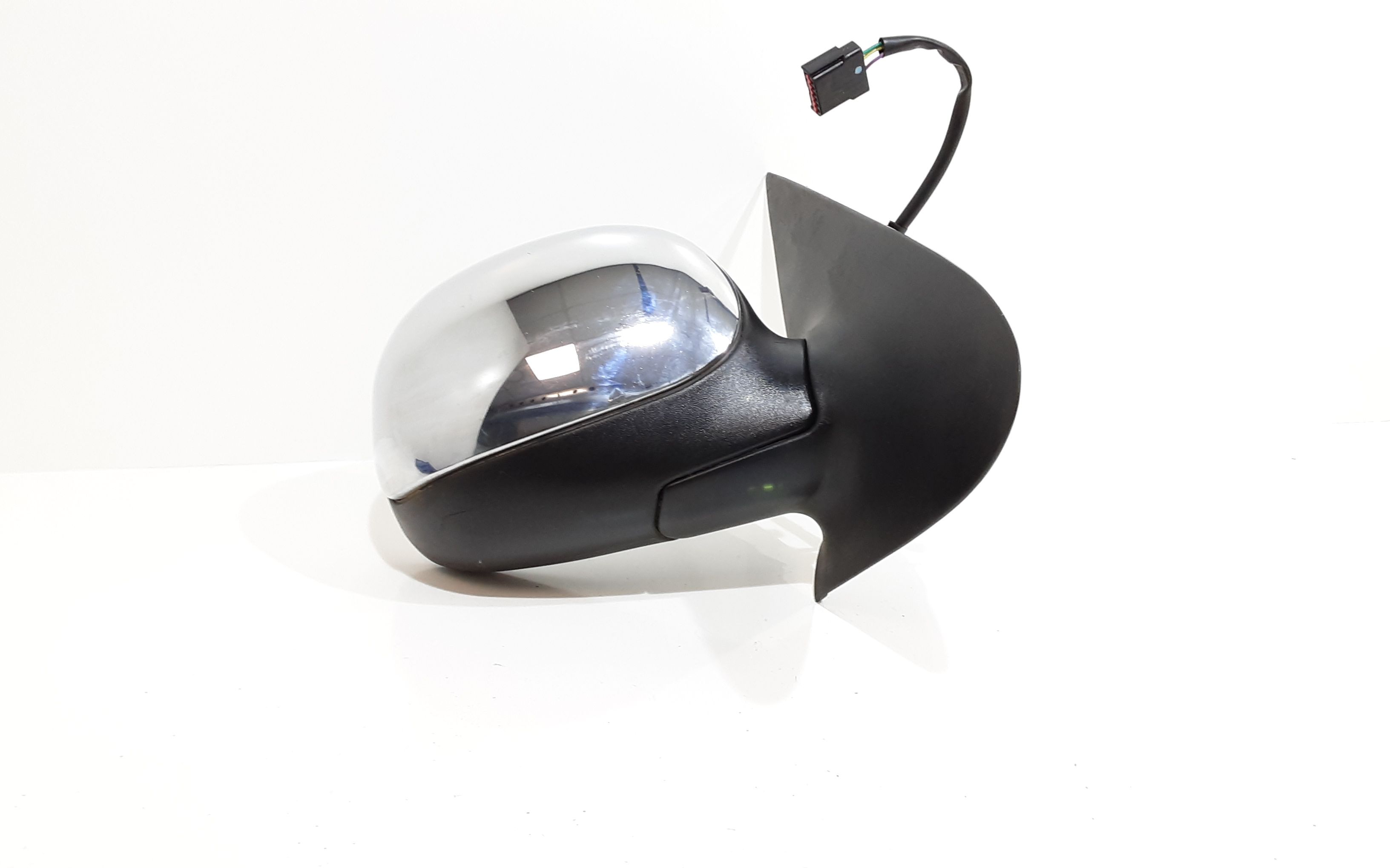 Retrovisore Est. Destro Usato