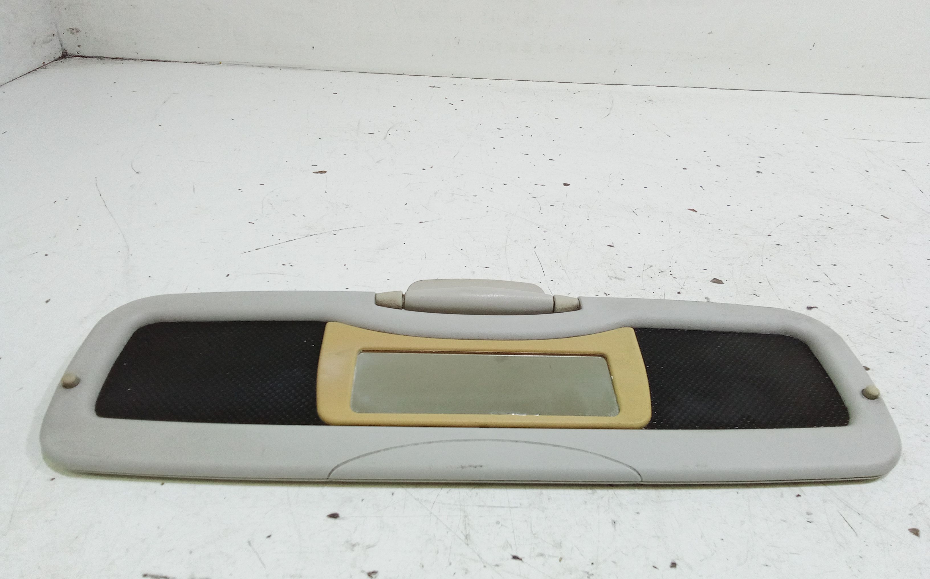 Aletta Parasole Parabrezza Destro Q0000706V007C24A00 Usato