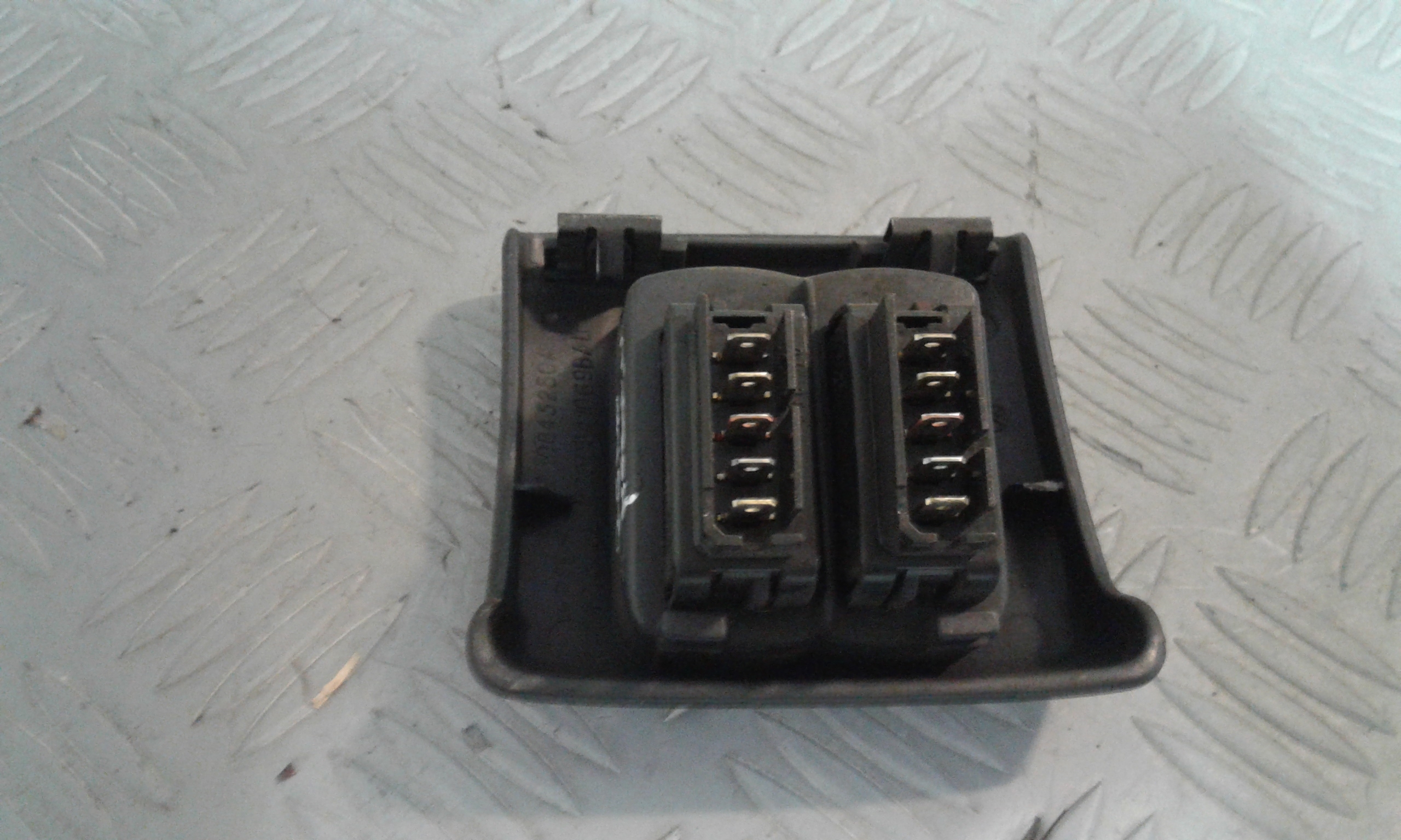 Interruttore Alzacristalli Porta Ant. Sinistro Usato