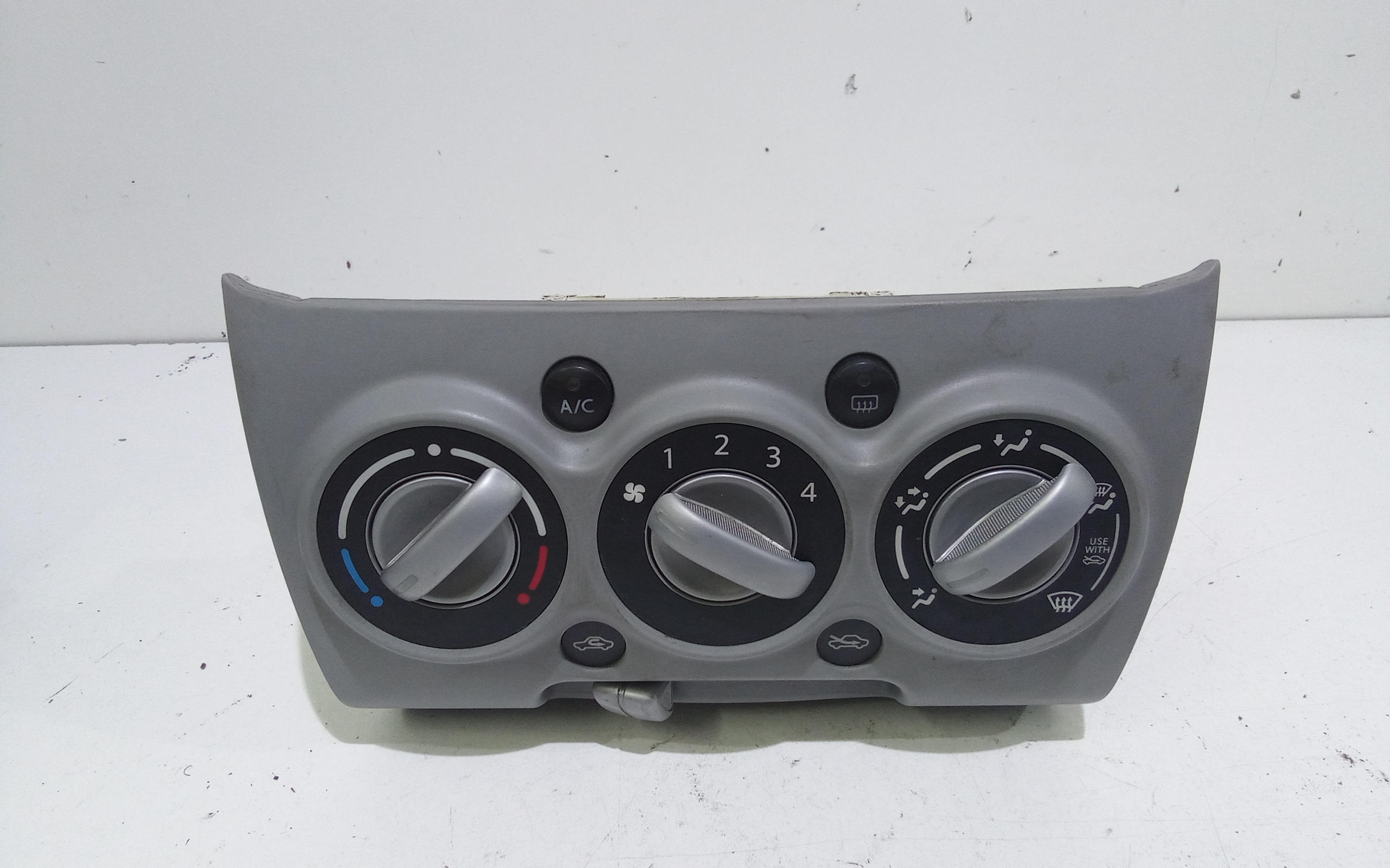 Blocco Comando Climatizzazione 74400M68K11FTM Usato