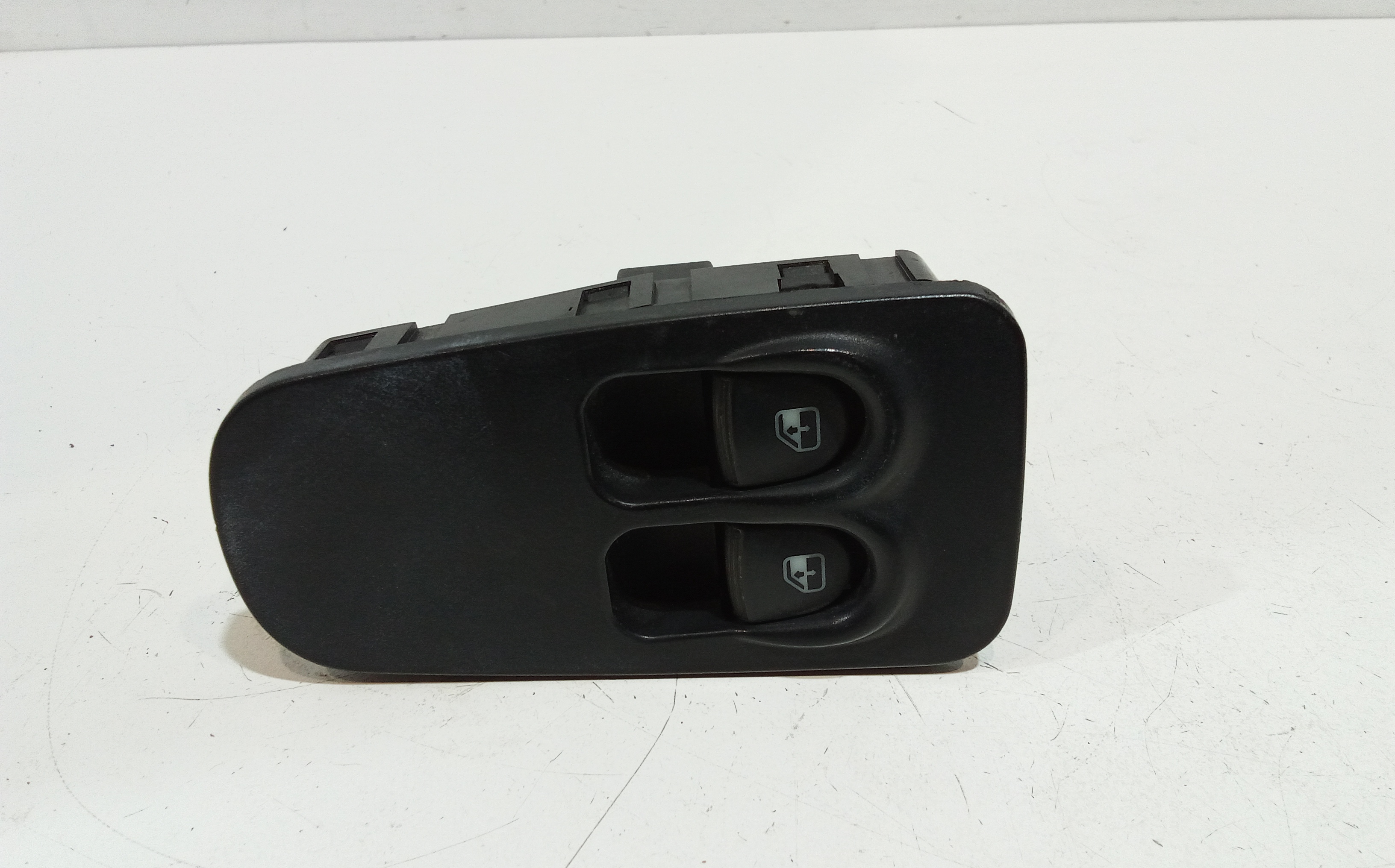 Interruttore Alzacristalli Porta Ant. Sinistro 735433508 Usato