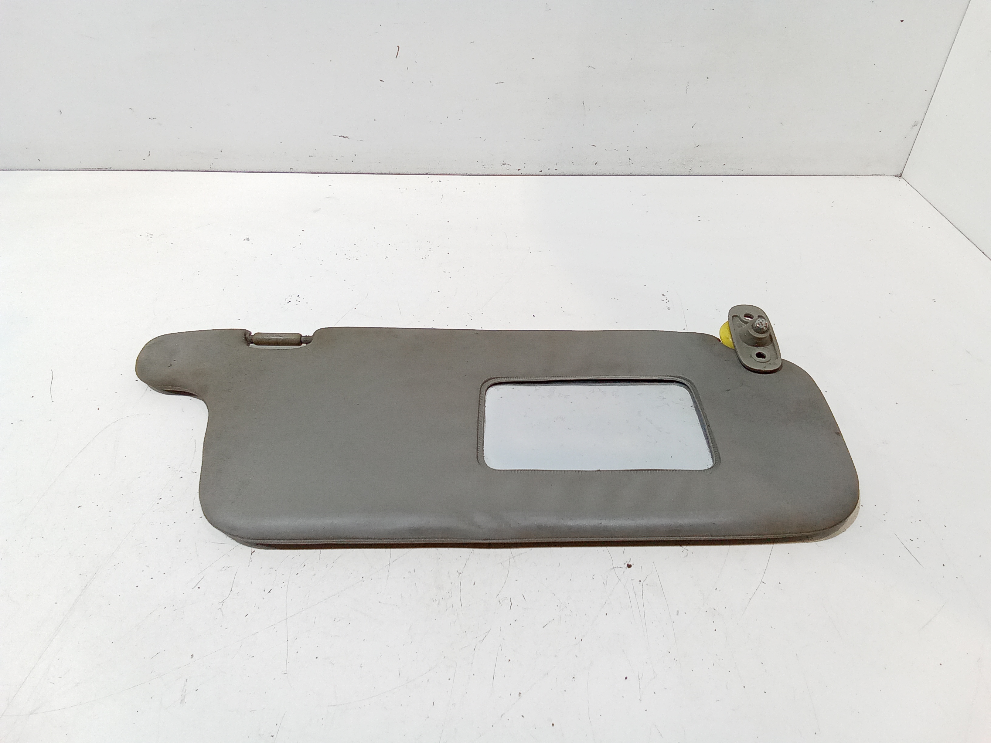 Aletta Parasole Parabrezza Destro 8520202500OB Usato