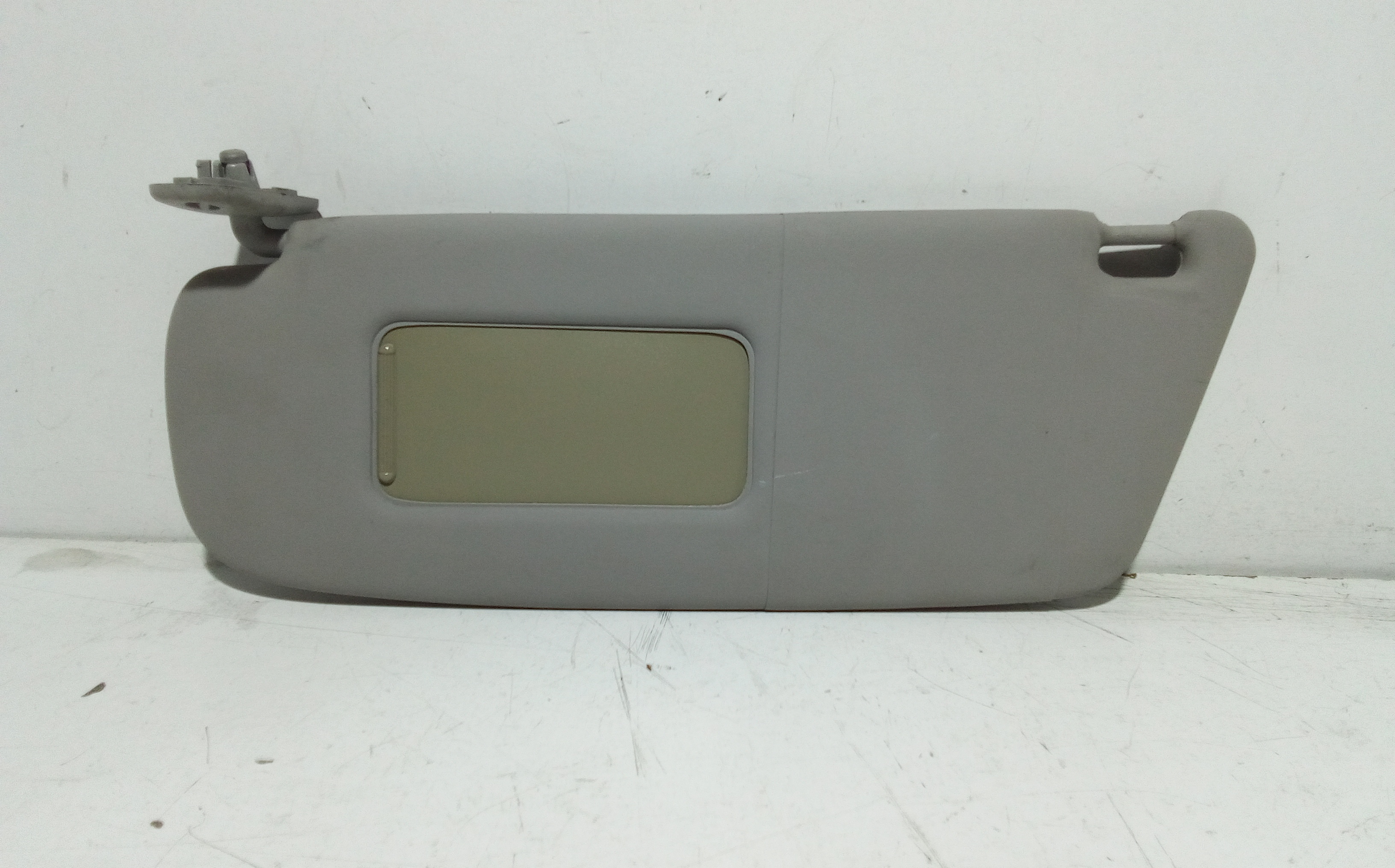 Aletta Parasole Parabrezza Sinistro 8200294234 Usato