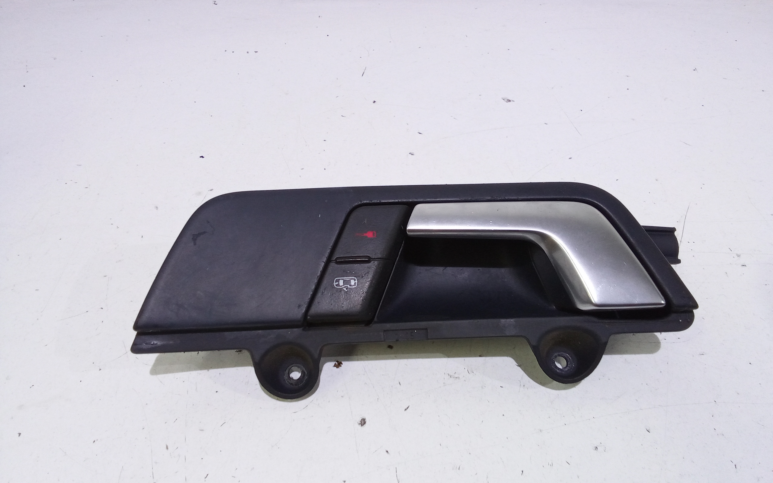 Maniglia Int. Apertura Porta Ant. Sinistro 8E1837019G7PE Usato