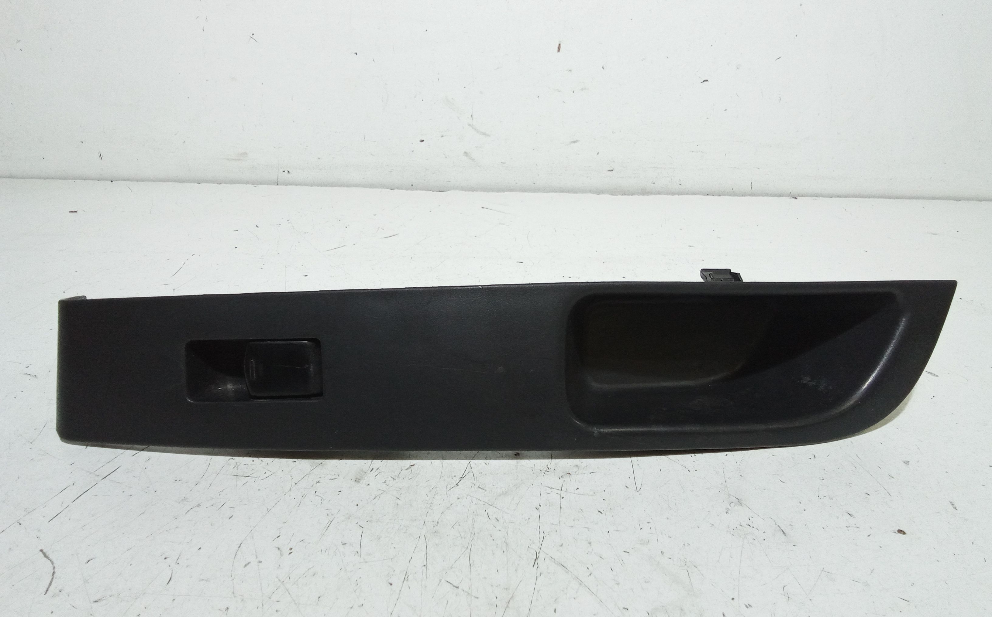 Interruttore Alzacristalli Porta Ant. Destro Usato