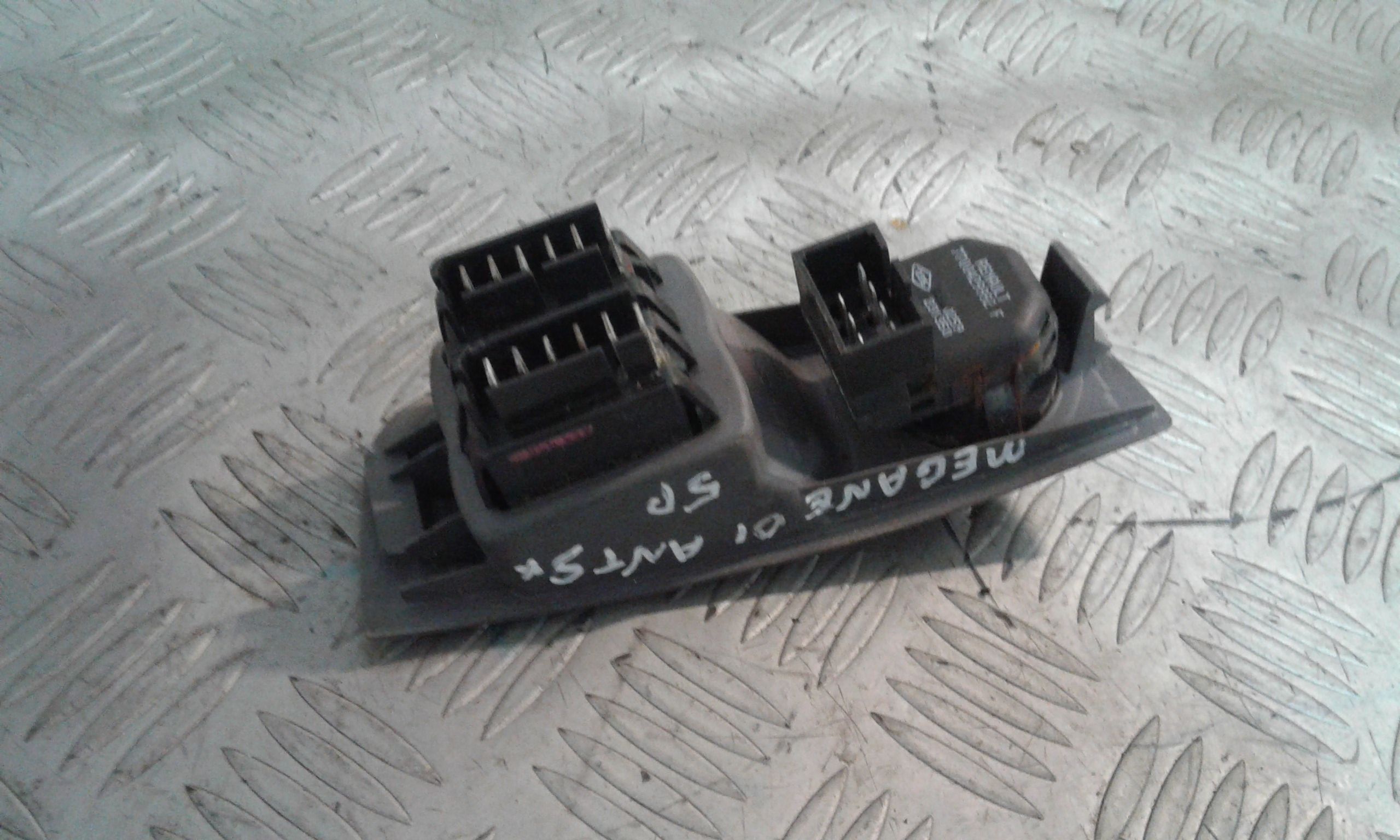 Interruttore Alzacristalli Porta Ant. Sinistro Usato