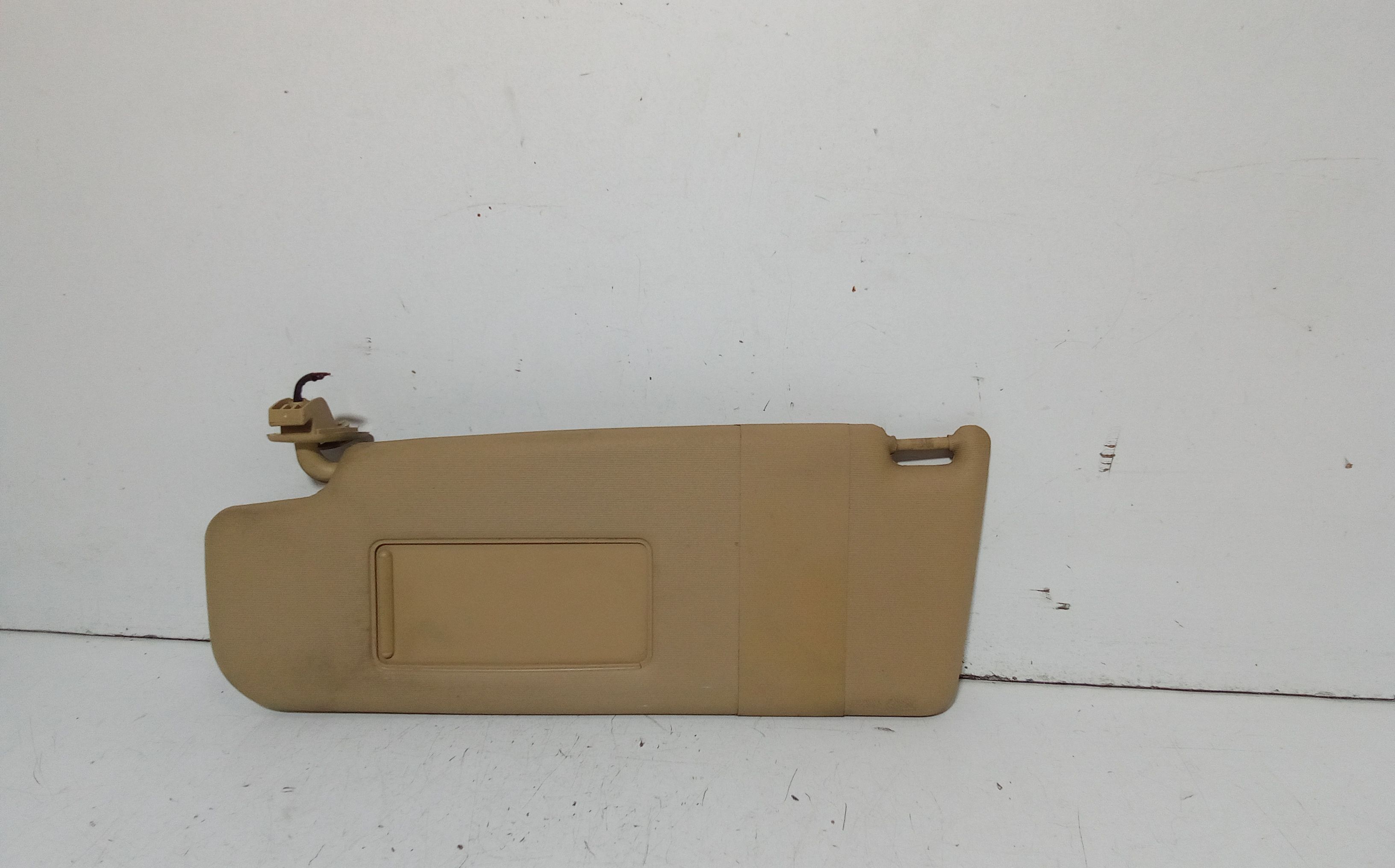 Aletta Parasole Parabrezza Sinistro 1K0857551N2F4 Usato