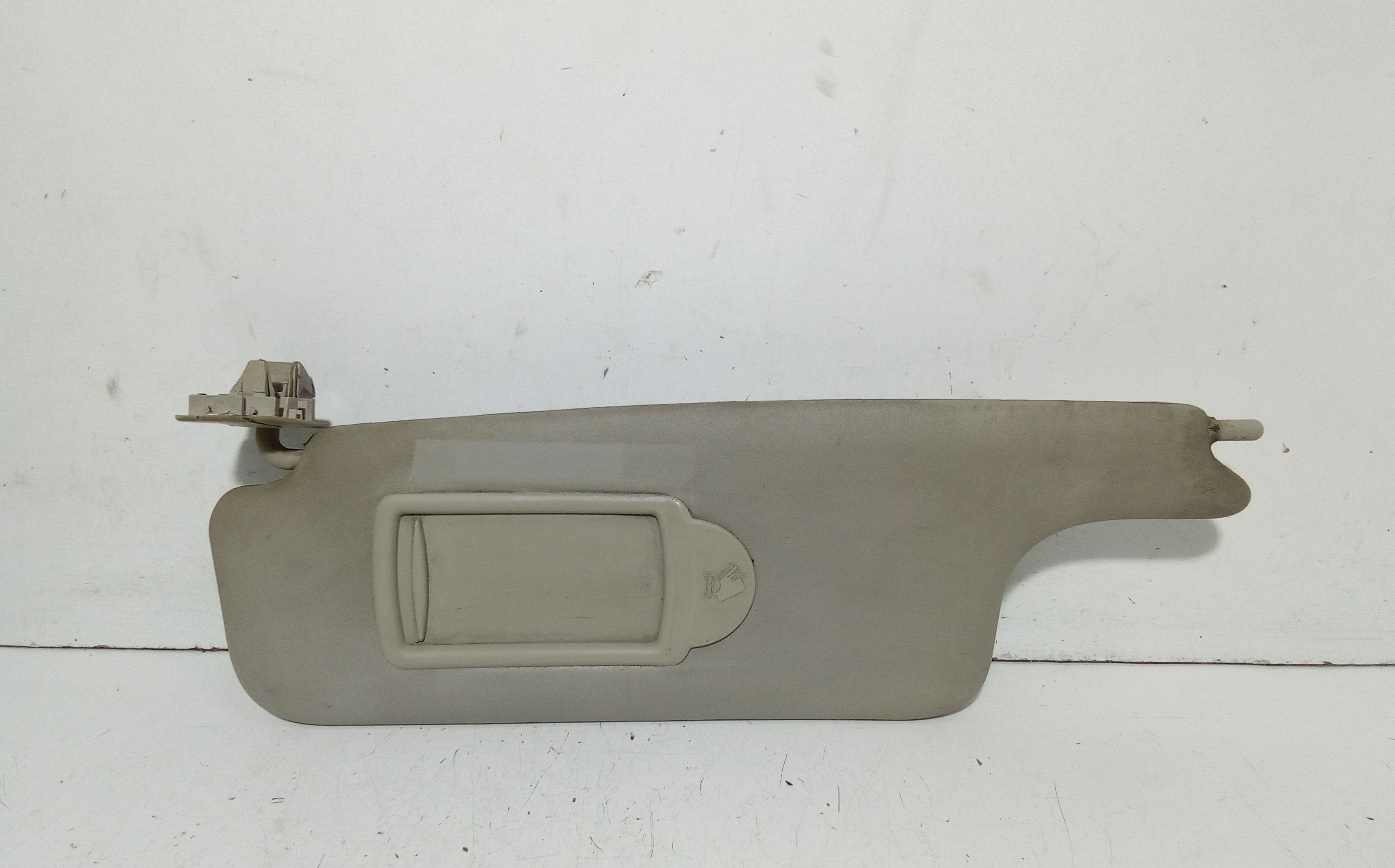 Aletta Parasole Parabrezza Sinistro 8200246823 Usato