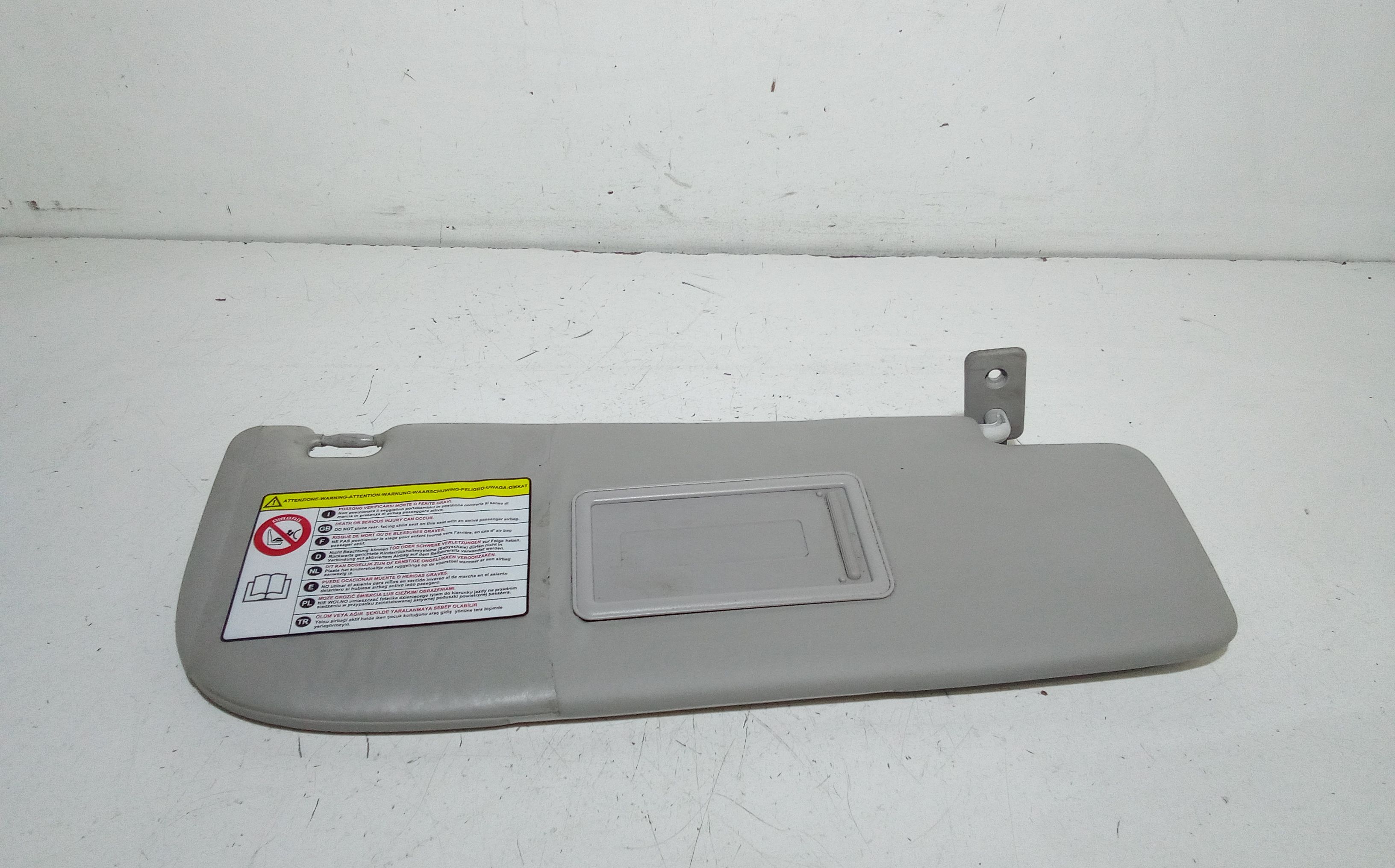 Aletta Parasole Parabrezza Destro 735733816 Usato