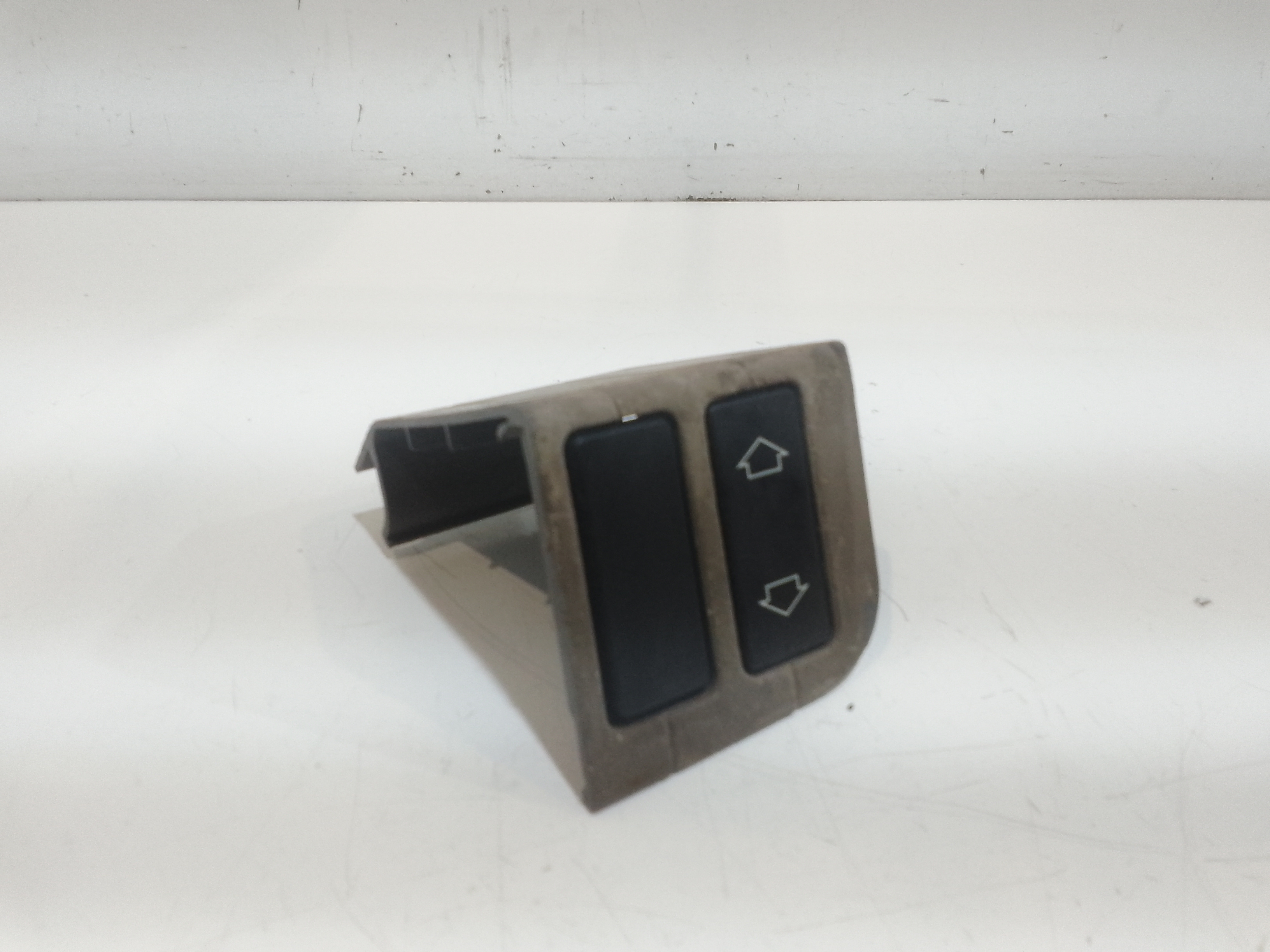 Interruttore Alzacristalli Porta Ant. Destro Usato