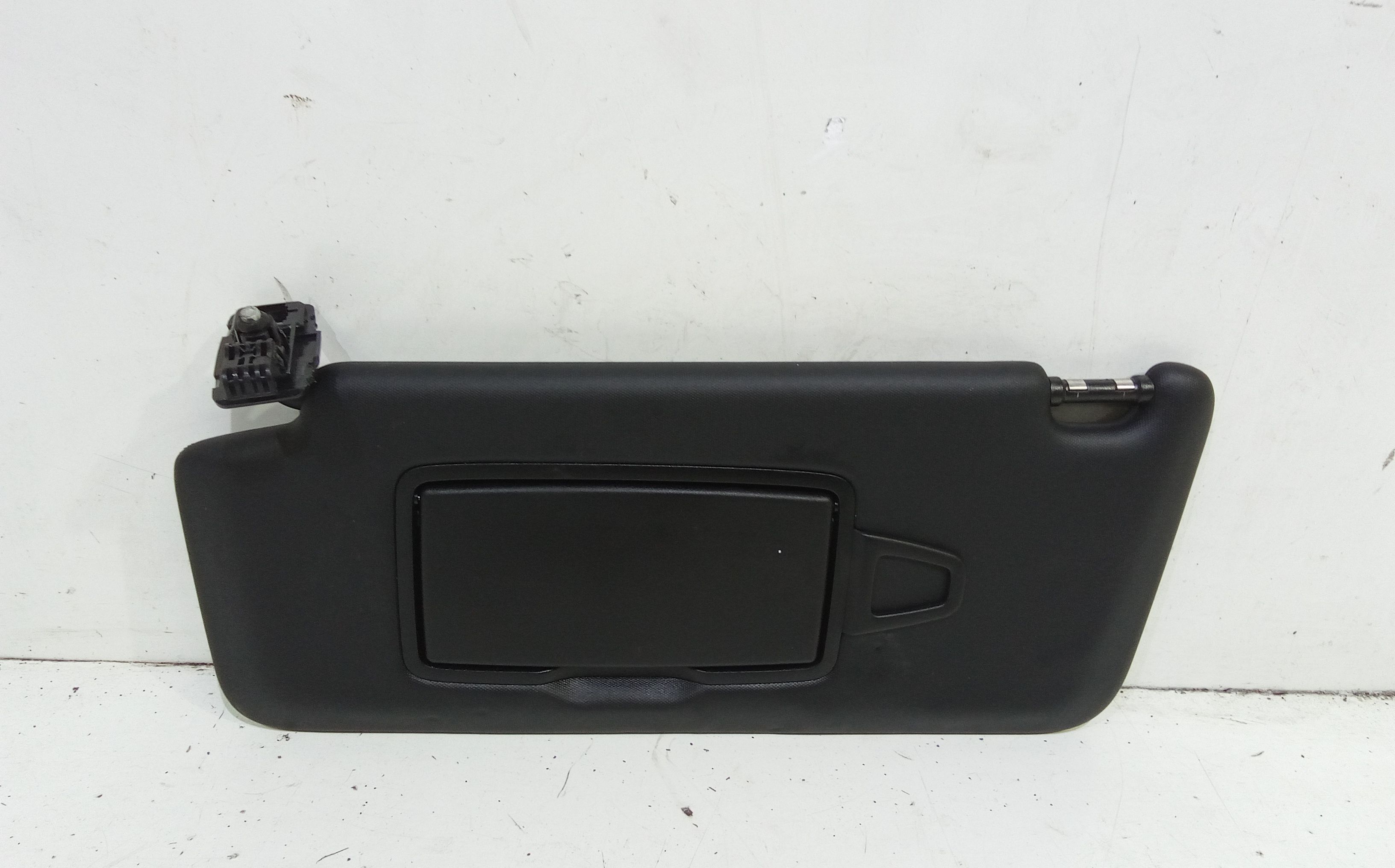 Aletta Parasole Parabrezza Sinistro A17781059007M94 Usato