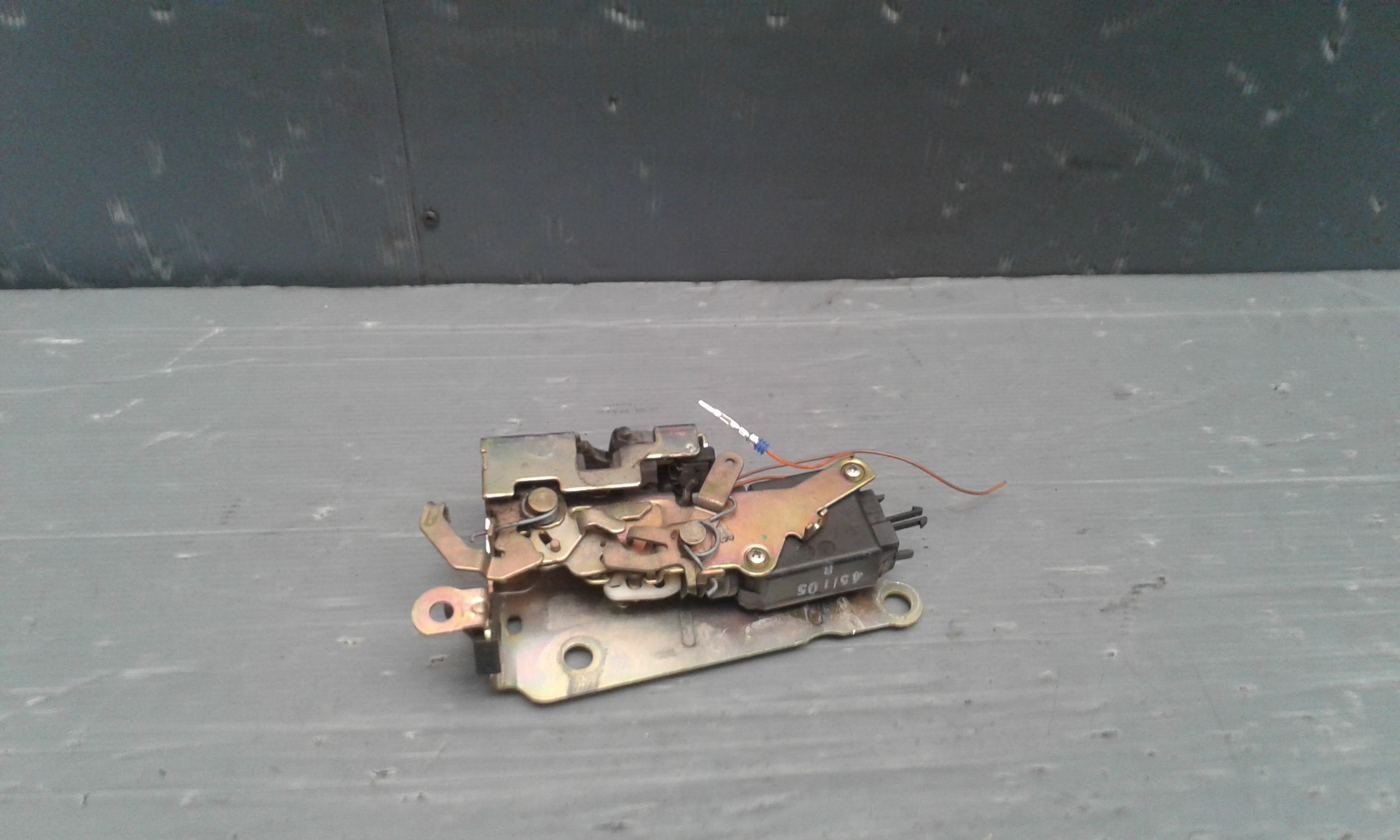 Serratura Porta Ant. Destro Q0002856V009000000 Usato