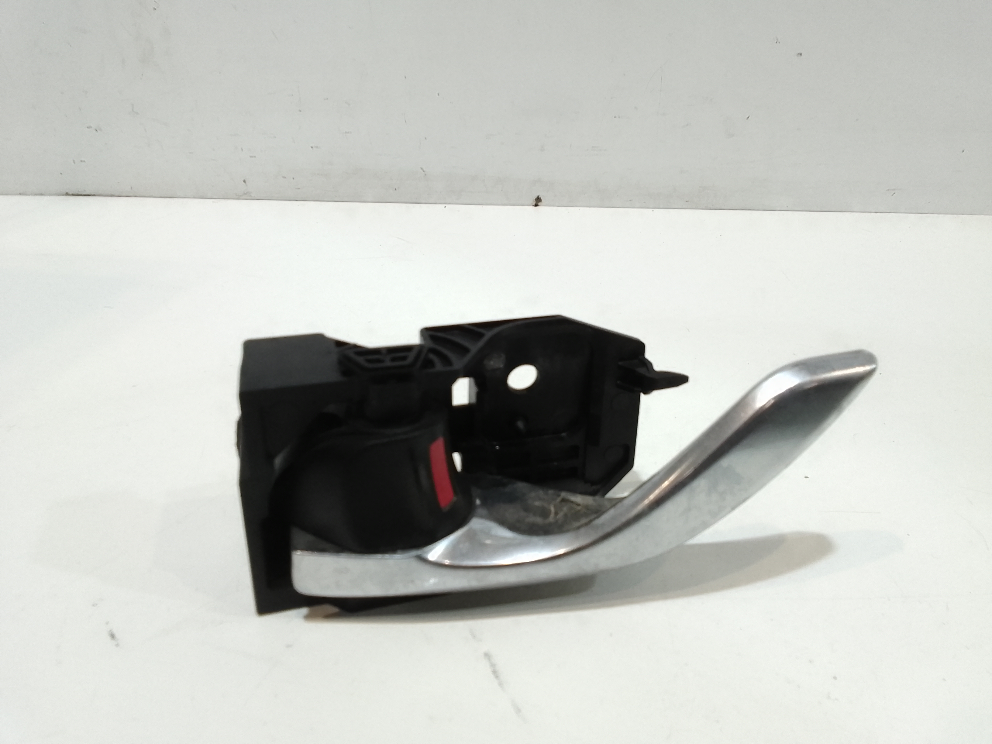 Maniglia Int. Apertura Porta Ant. Sinistro KD5359330C Usato