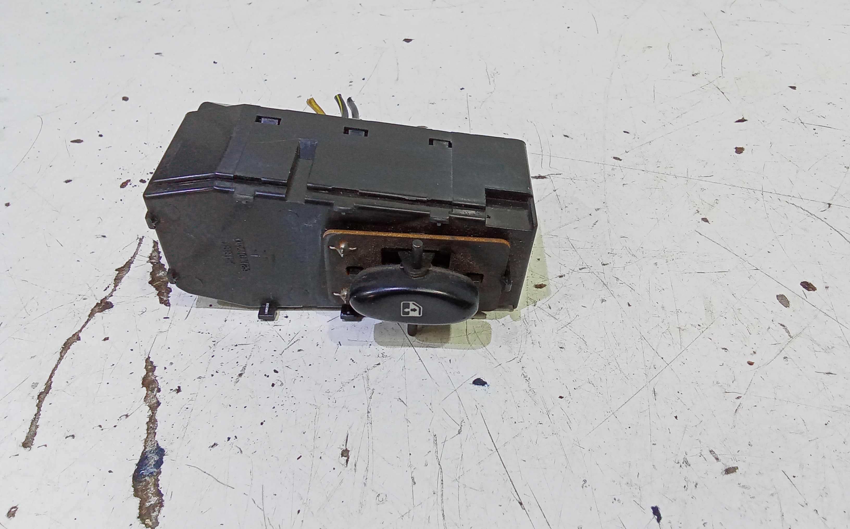 Interruttore Alzacristalli Porta Ant. Destro Usato