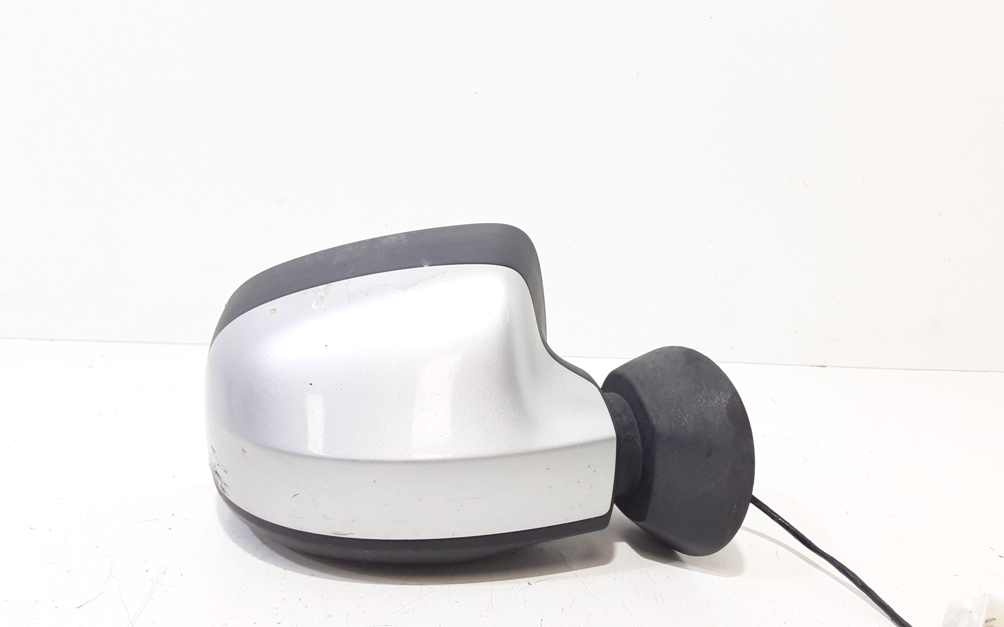 Retrovisore Est. Destro 963015207R Usato