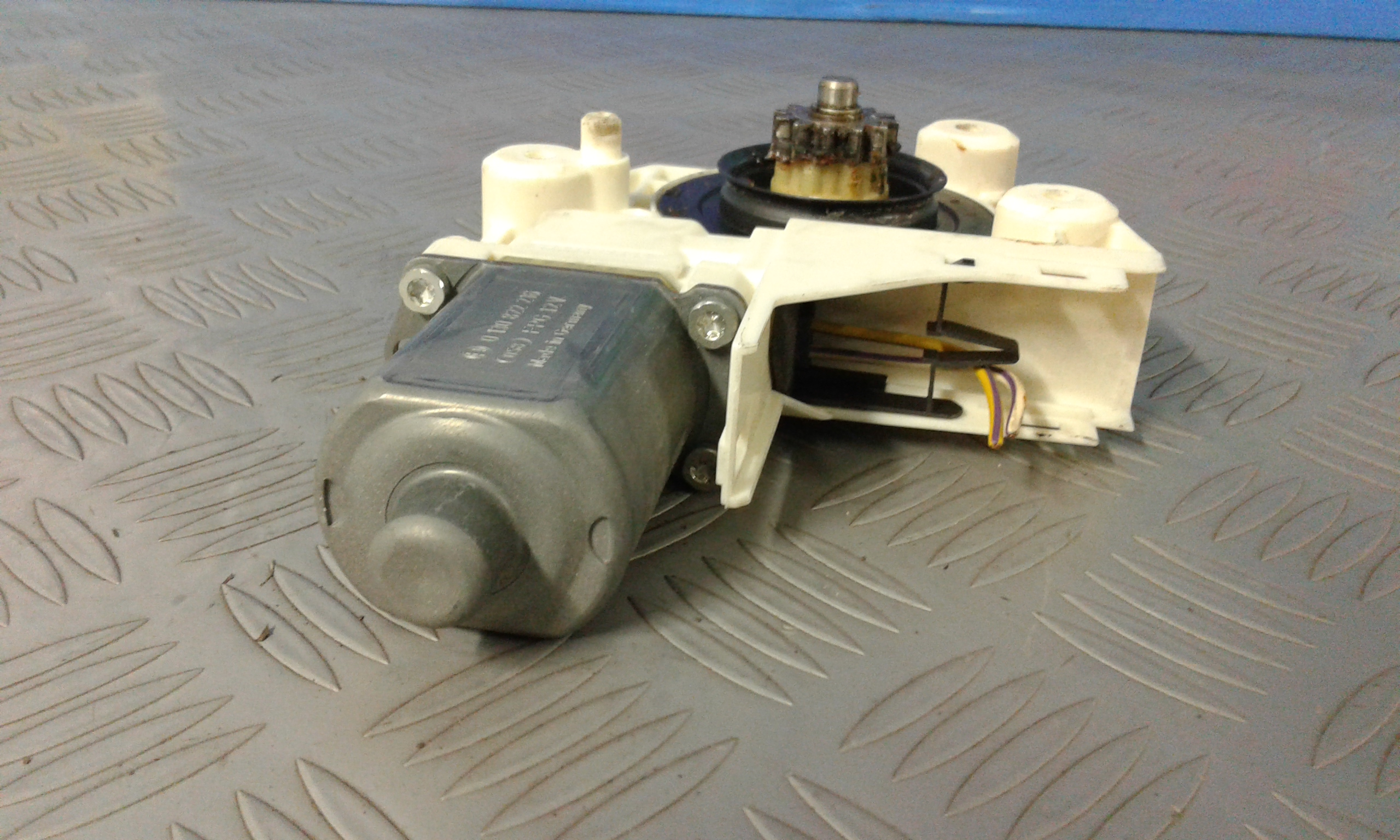 Motorino Alzacristallo Porta Ant. Destro 1347884 Usato