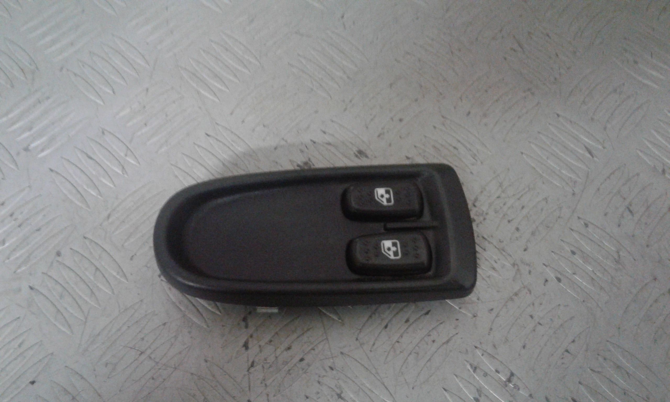 Interruttore Alzacristalli Porta Ant. Sinistro Usato