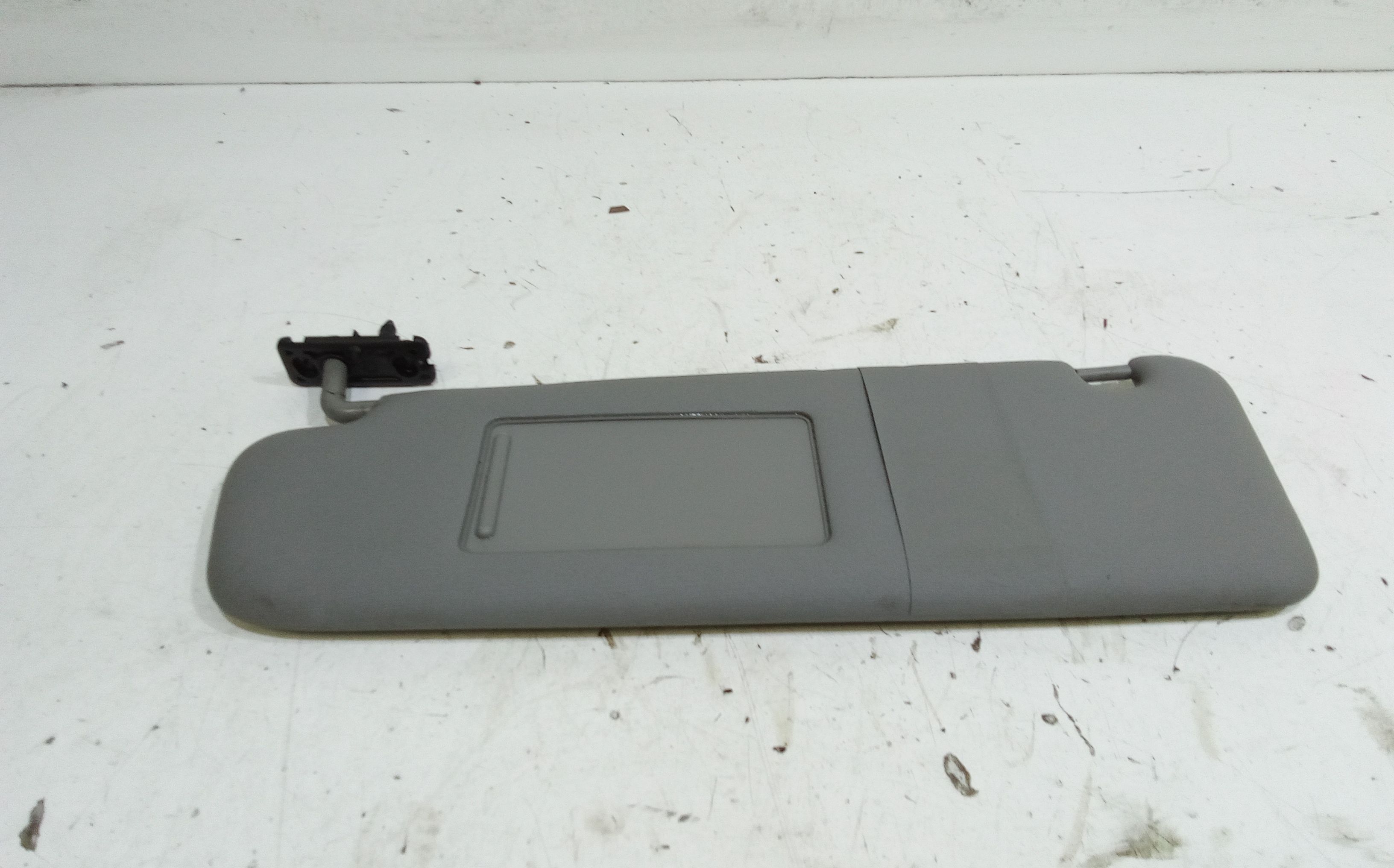 Aletta Parasole Parabrezza Destro 7L6857552AQ3W5 Usato