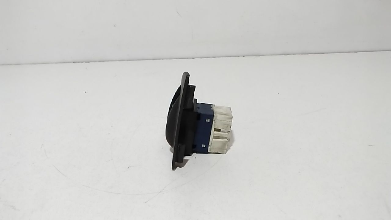 Interruttore Alzacristalli Porta Ant. Destro Usato