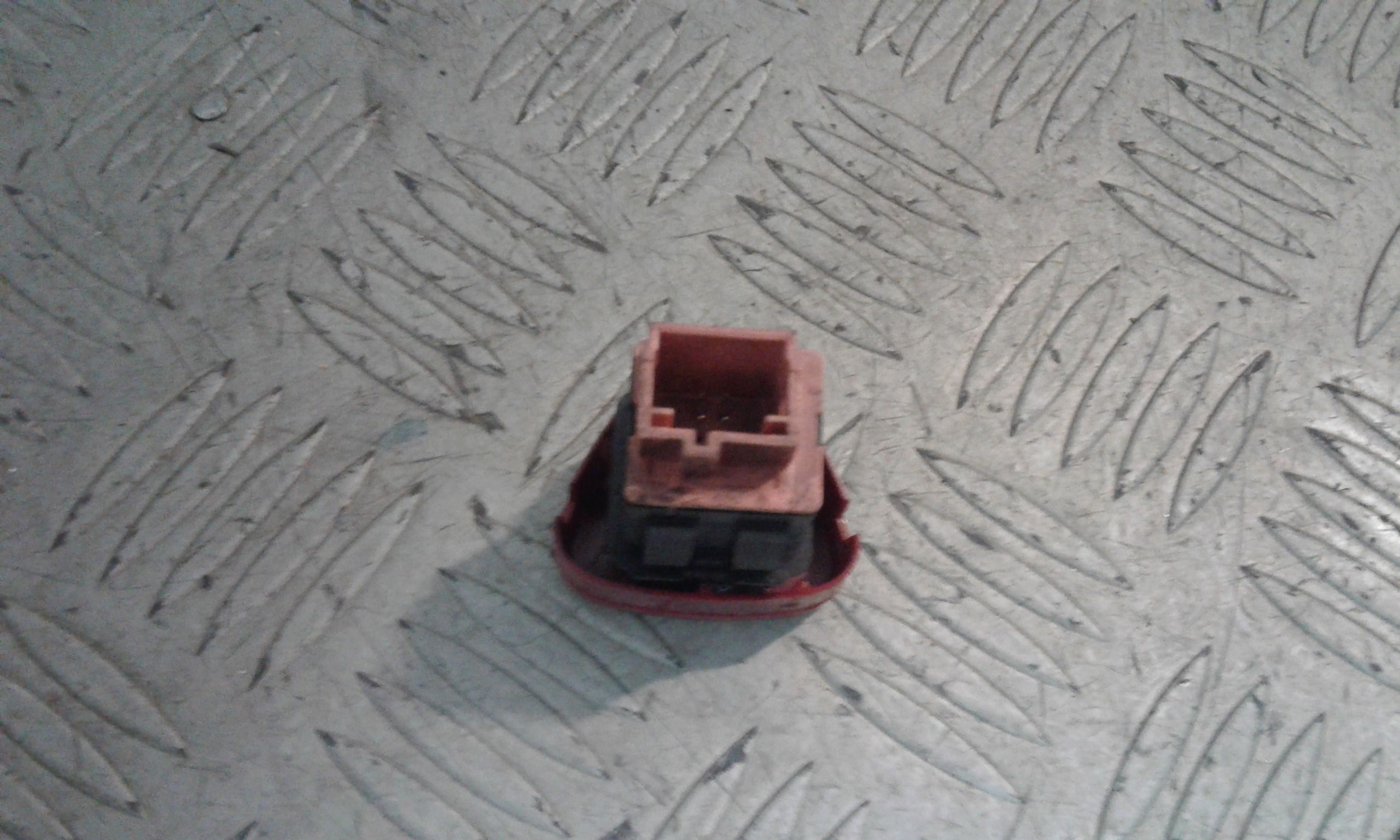 Interruttore Luci Emergenza 6554L8 Usato