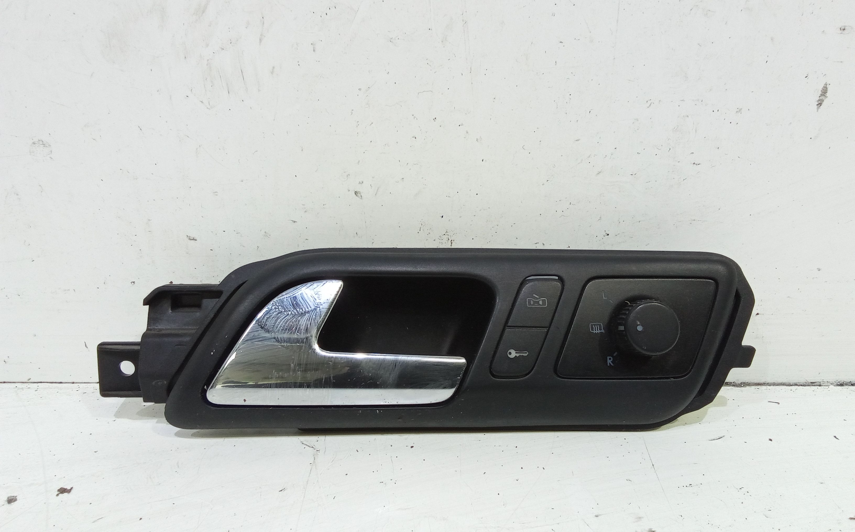 Maniglia Int. Apertura Porta Ant. Sinistro 6Q0837173H Usato