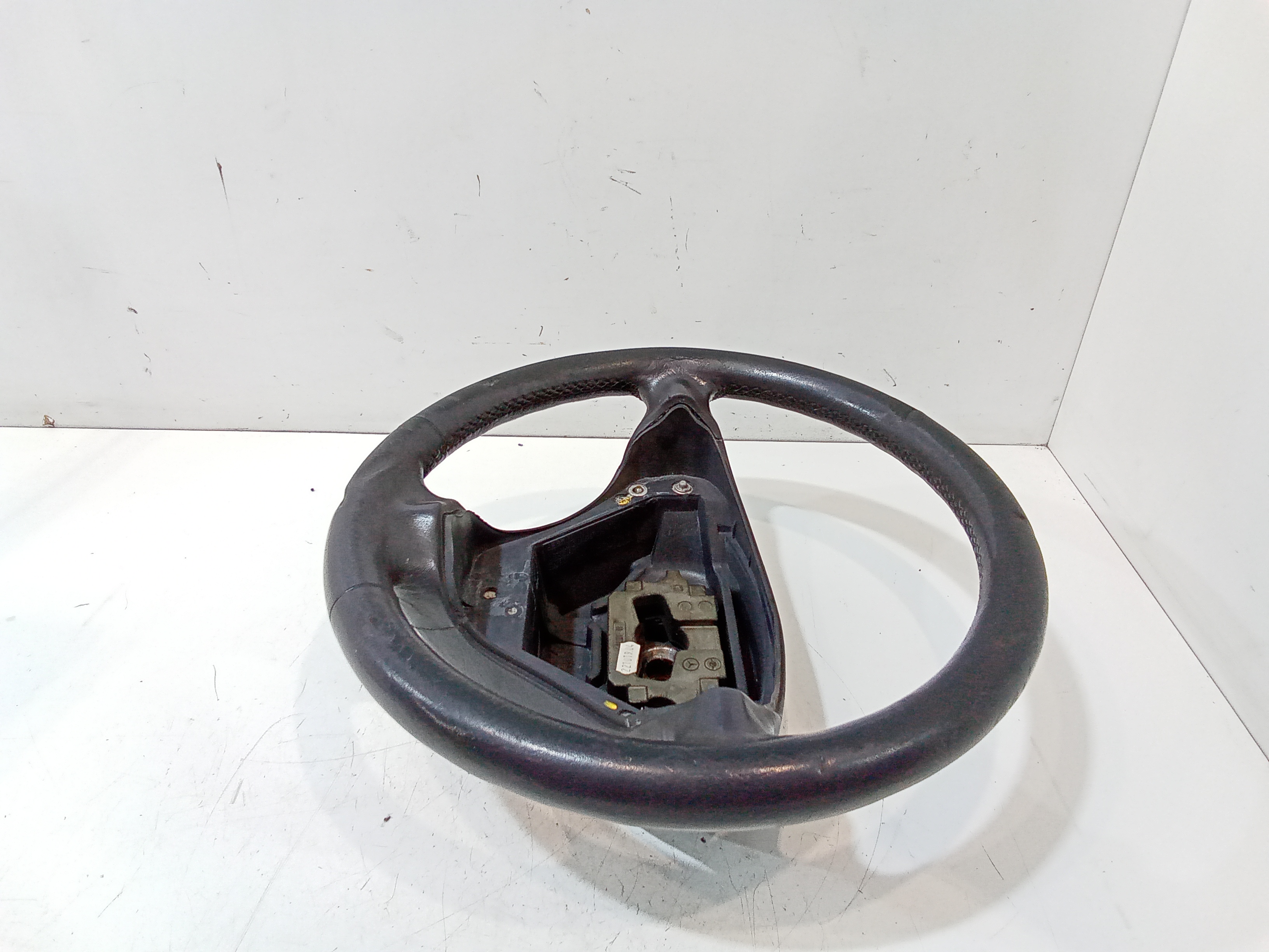 Volante A16846005038G79 Usato