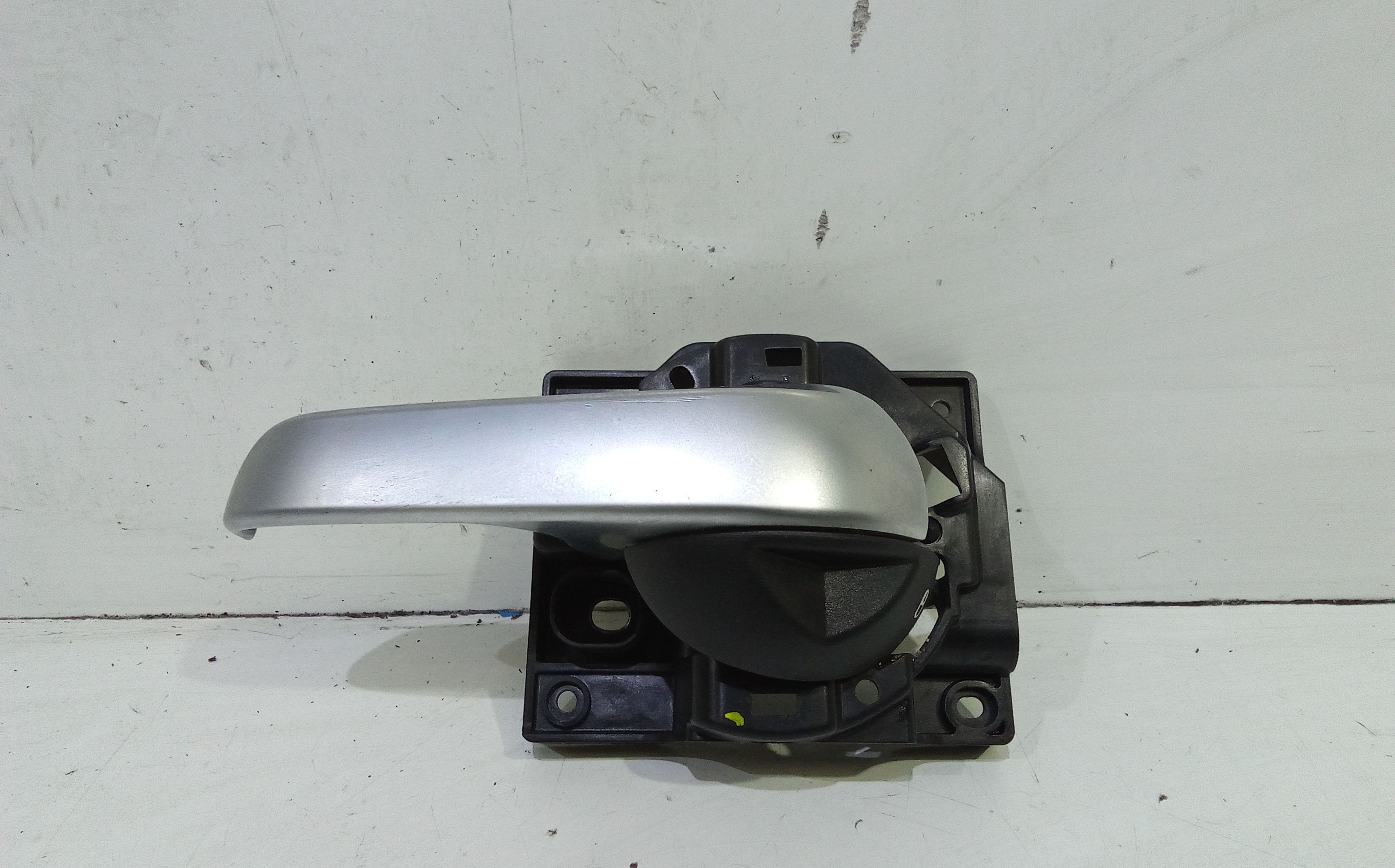 Maniglia Int. Apertura Porta Post. Sinistro 735610512 Usato