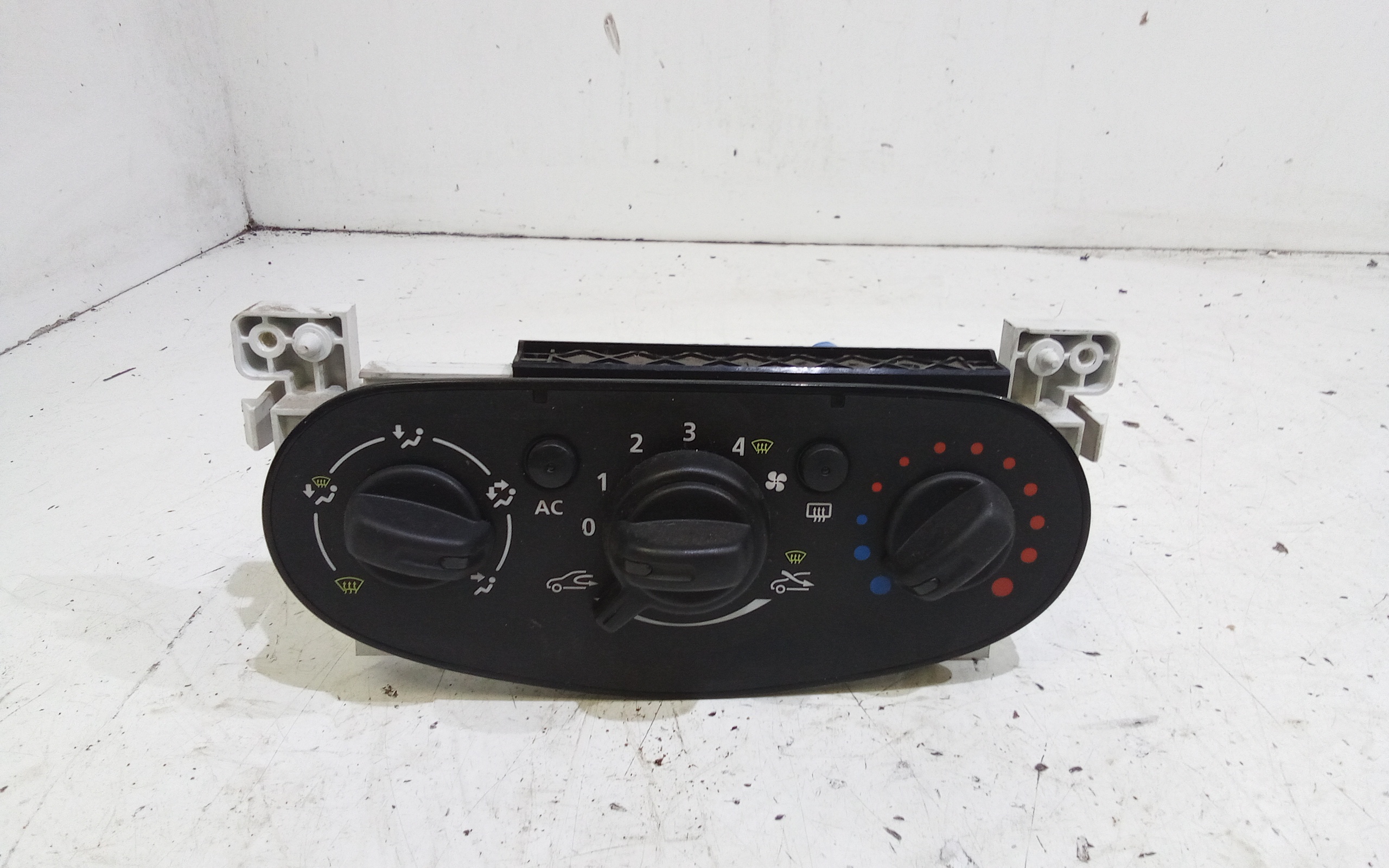 Blocco Comando Climatizzazione 6001551800 Usato