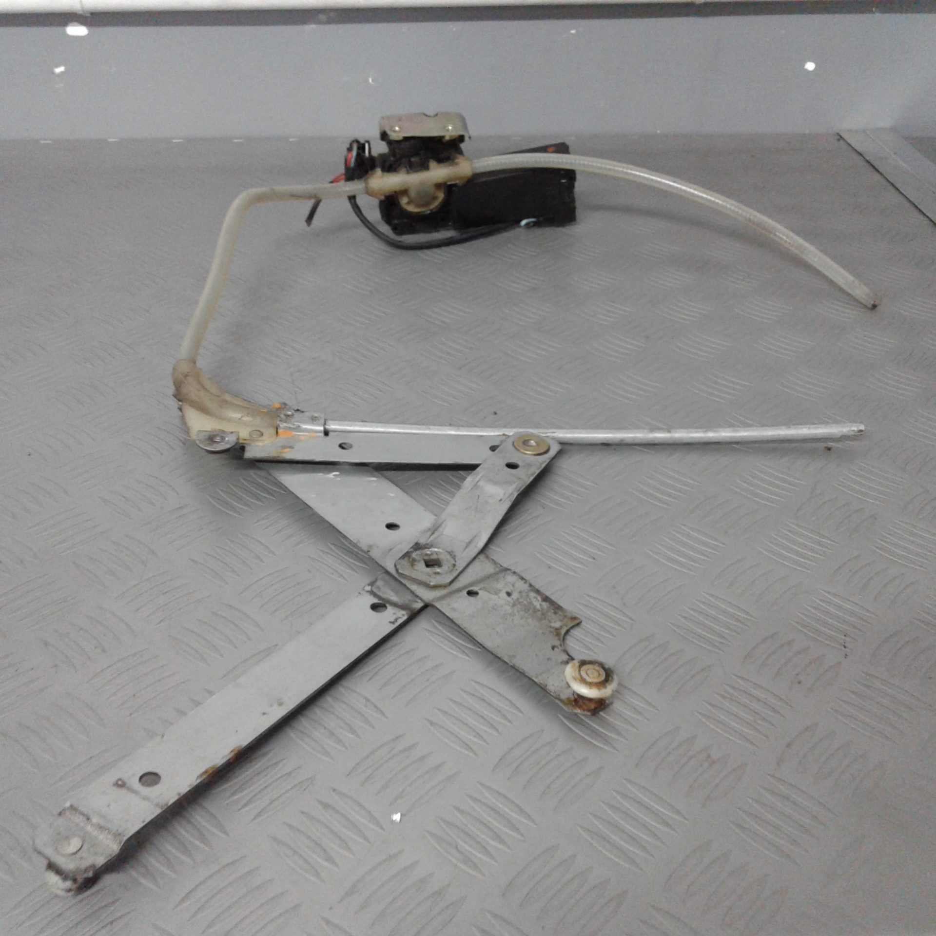 Alzacristallo Porta Ant. Sinistro CUH10075 Usato