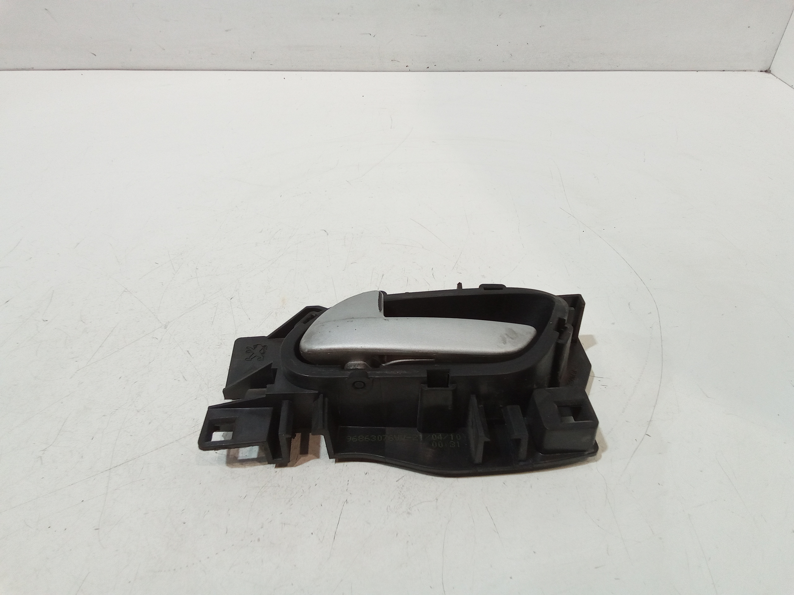 Maniglia Int. Apertura Porta Ant. Sinistro 9143N7 Usato