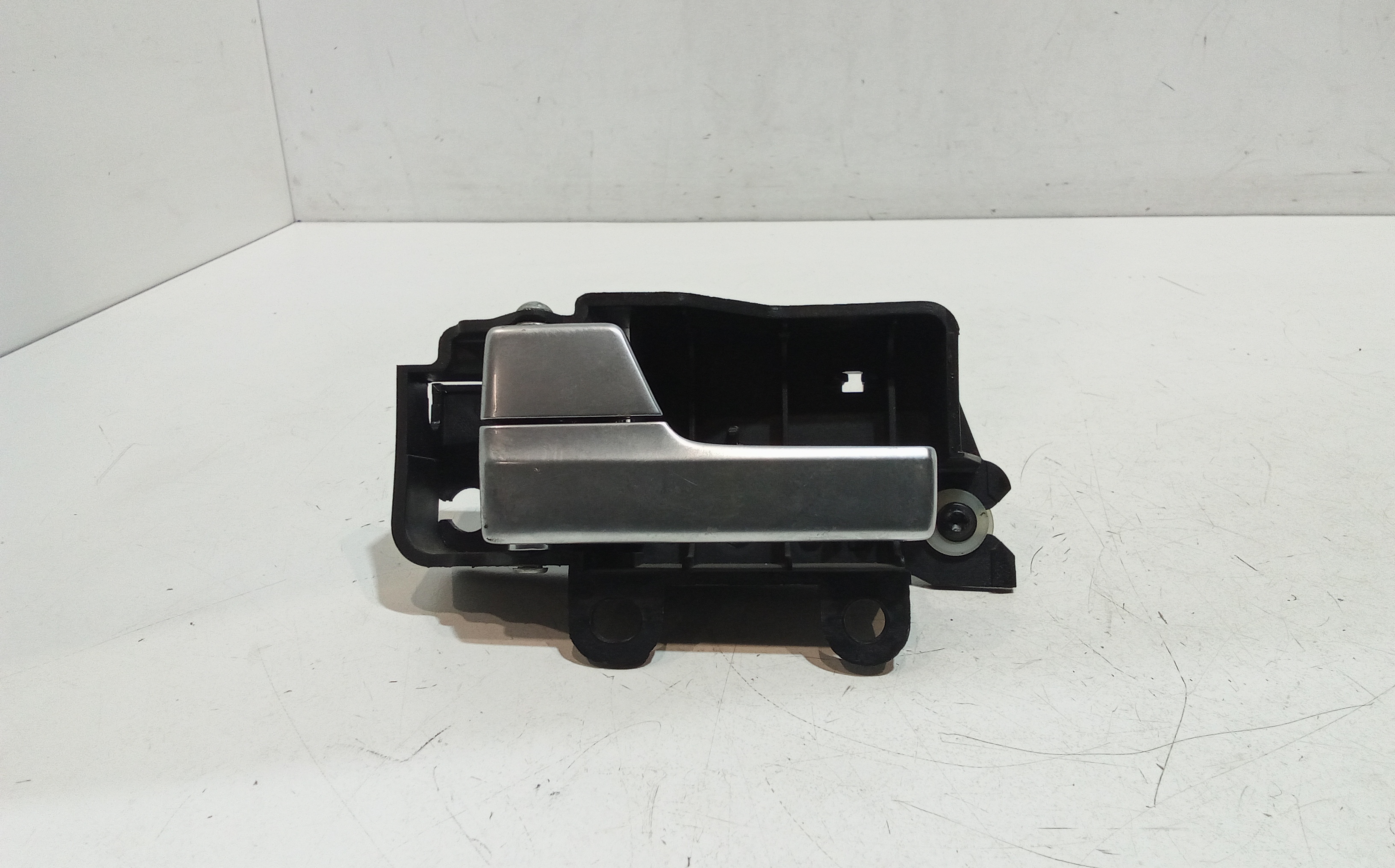 Maniglia Int. Apertura Porta Post. Sinistro 1470113 Usato