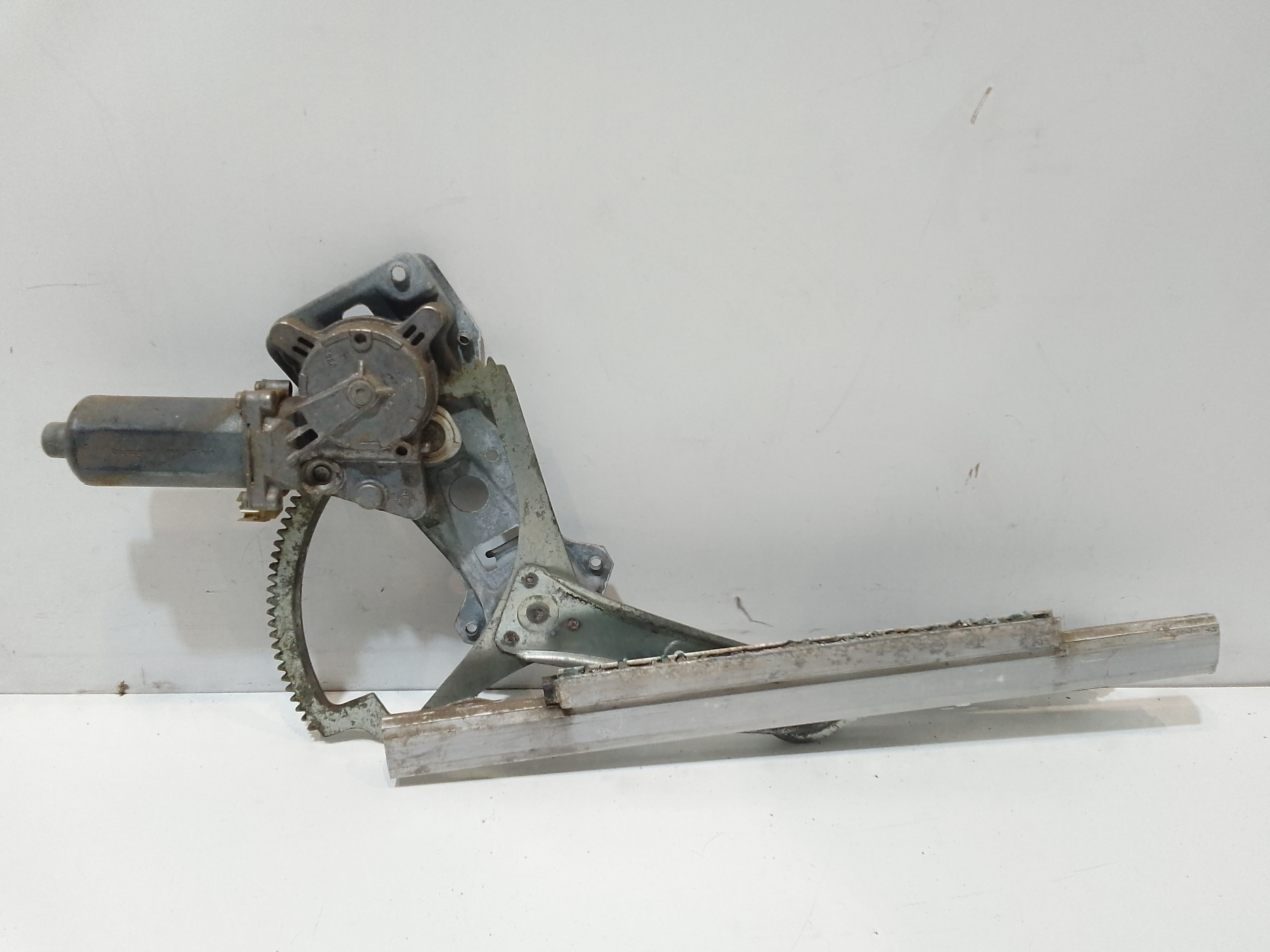 Alzacristallo Porta Ant. Sinistro Usato