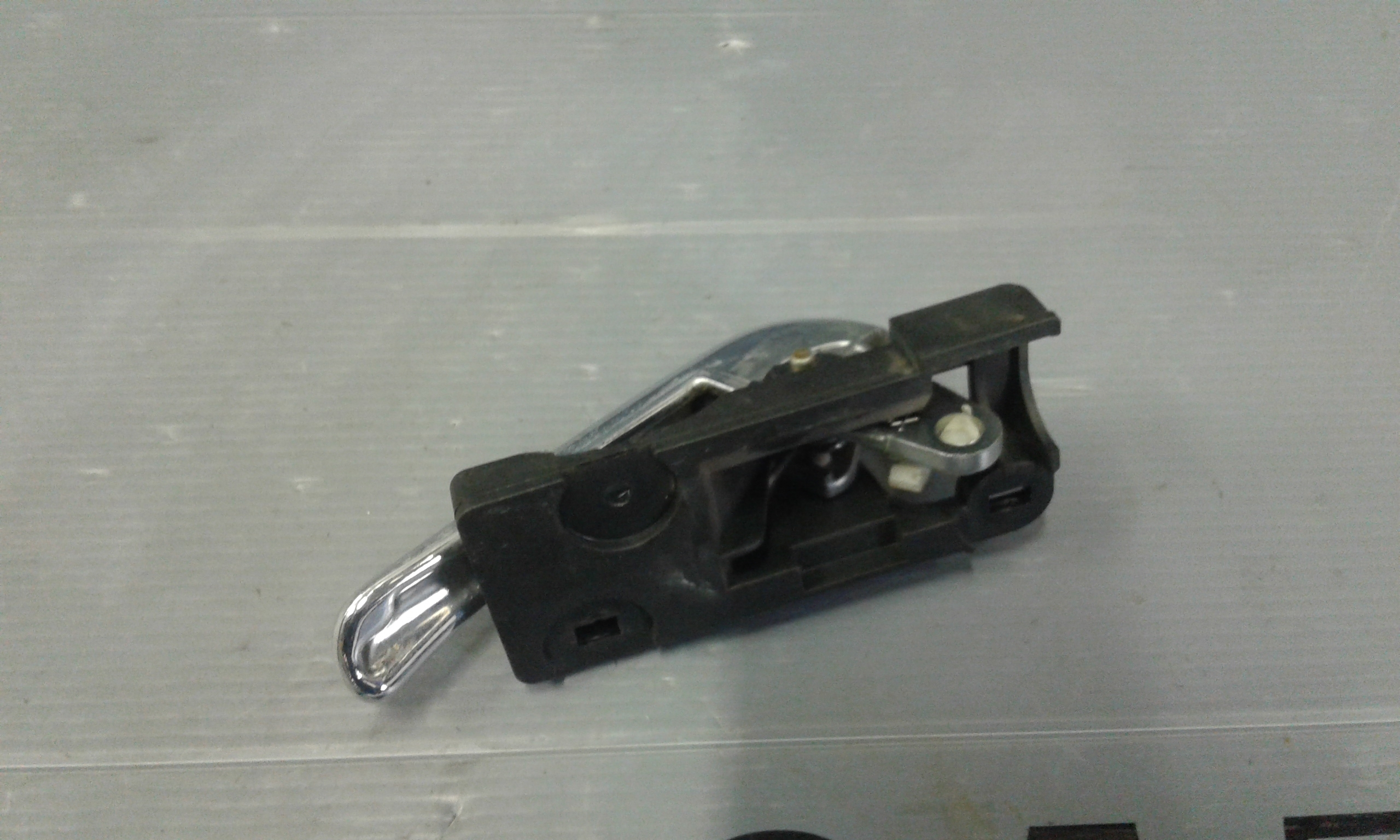 Maniglia Int. Apertura Porta Post. Destro 156016996 Usato