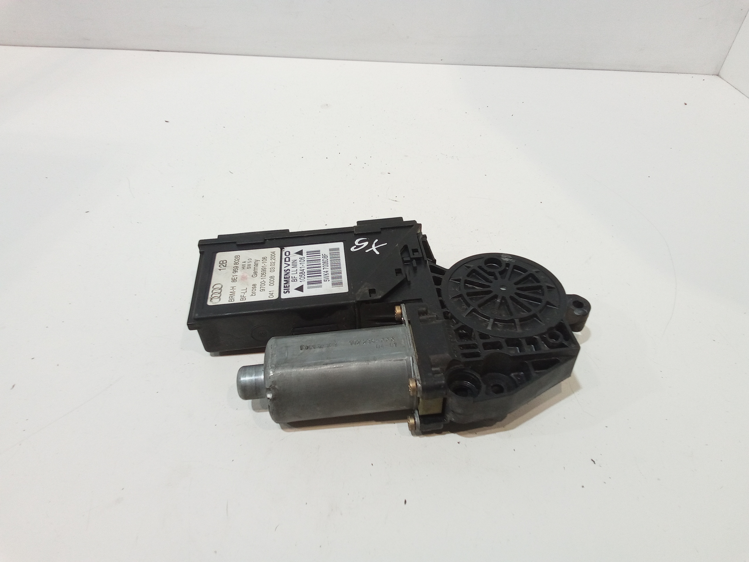 Motorino Alzacristallo Porta Ant. Sinistro 8E1959801G Usato