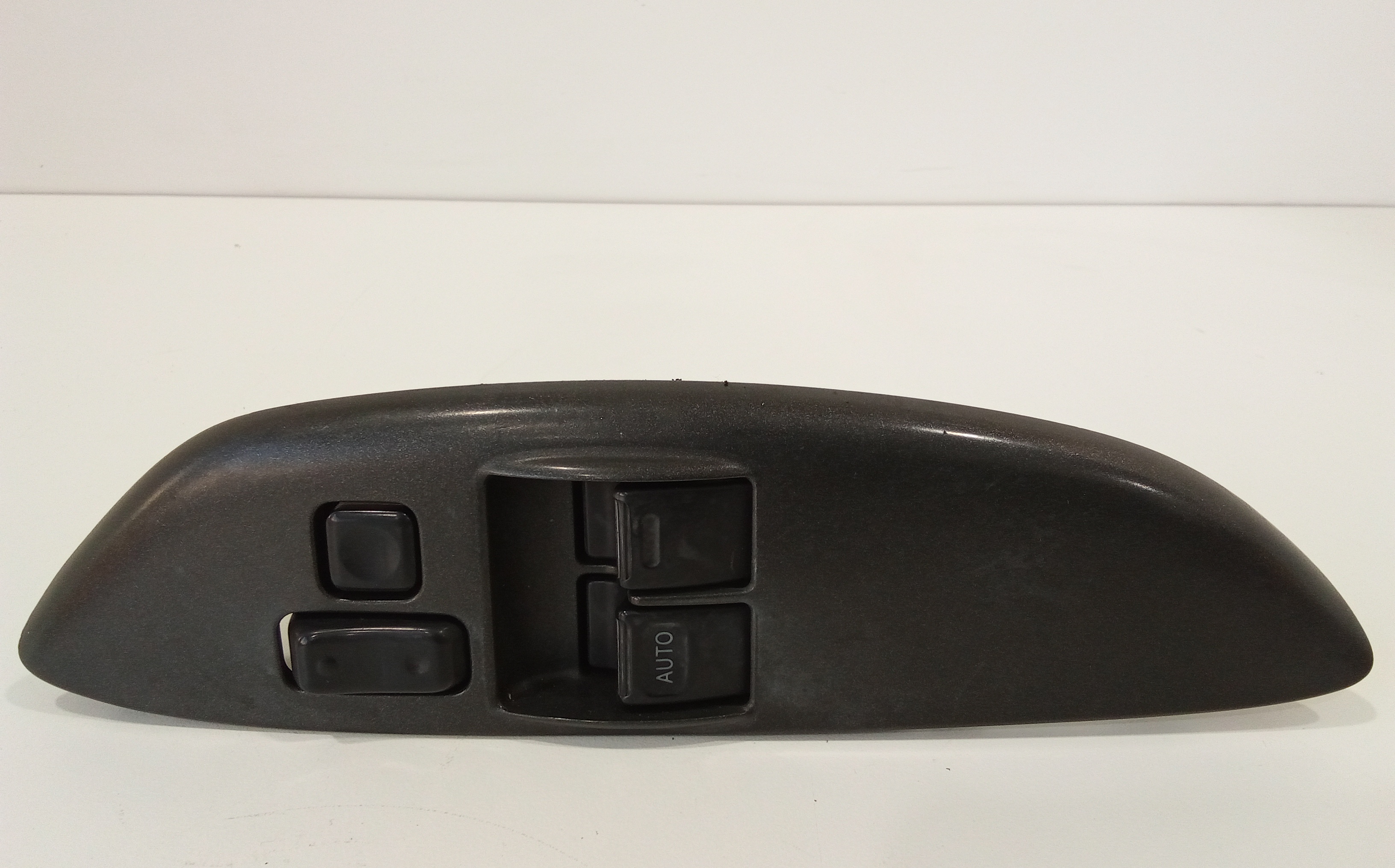 Interruttore Alzacristalli Porta Ant. Sinistro 8482010100 Usato