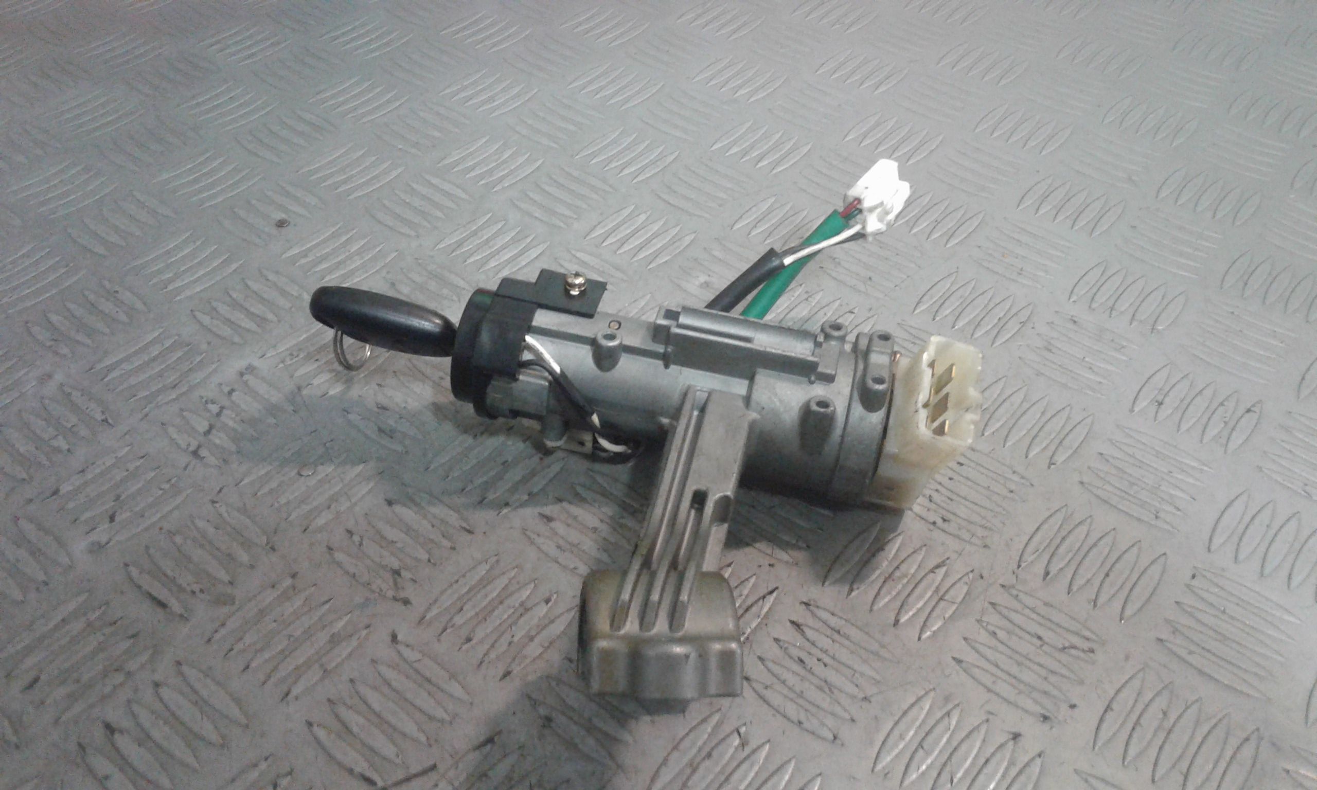 Commutatore Avviamento Con Cilindretti Serrature Usato