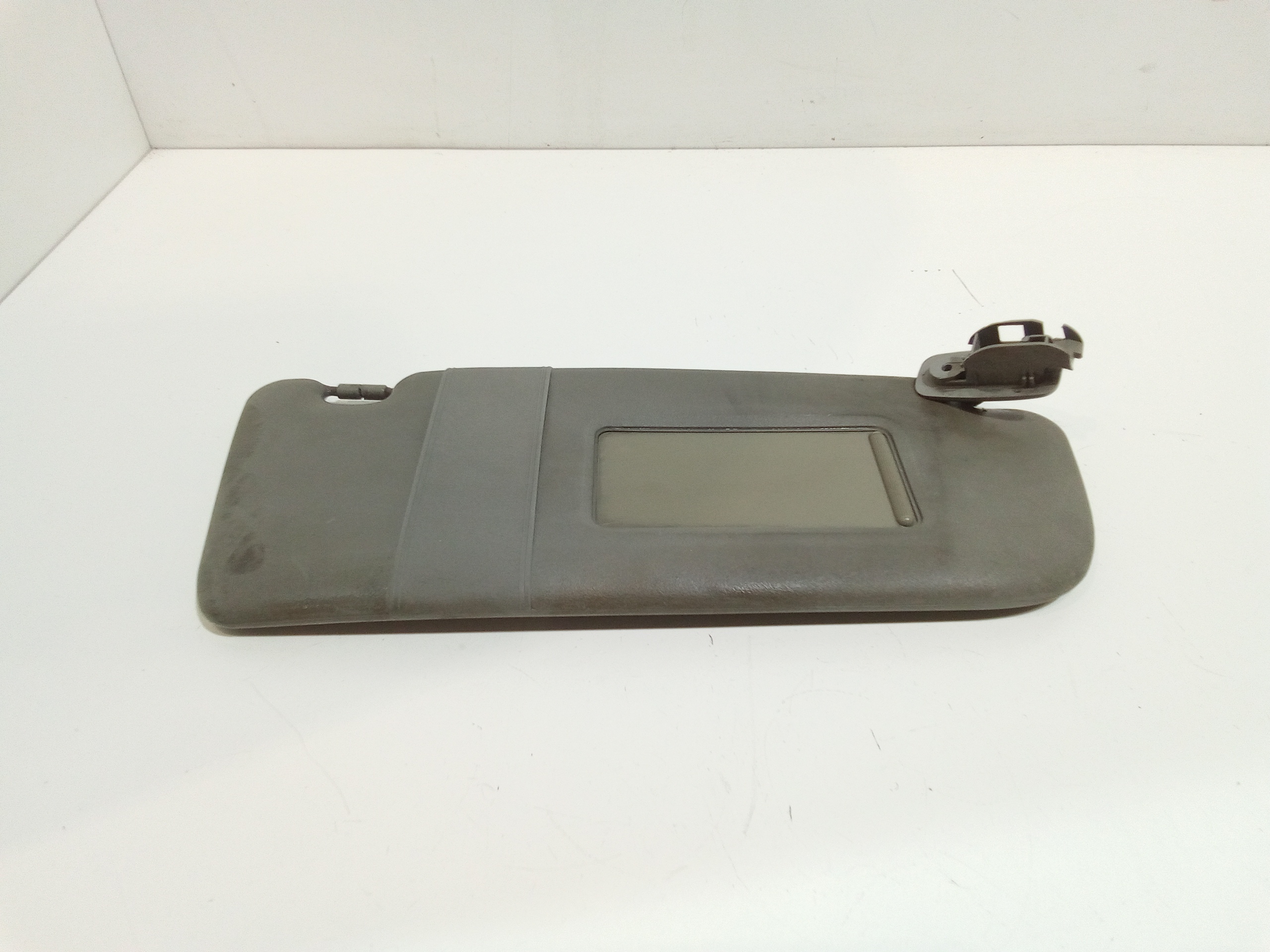 Aletta Parasole Parabrezza Destro 8D0857552Q46E Usato