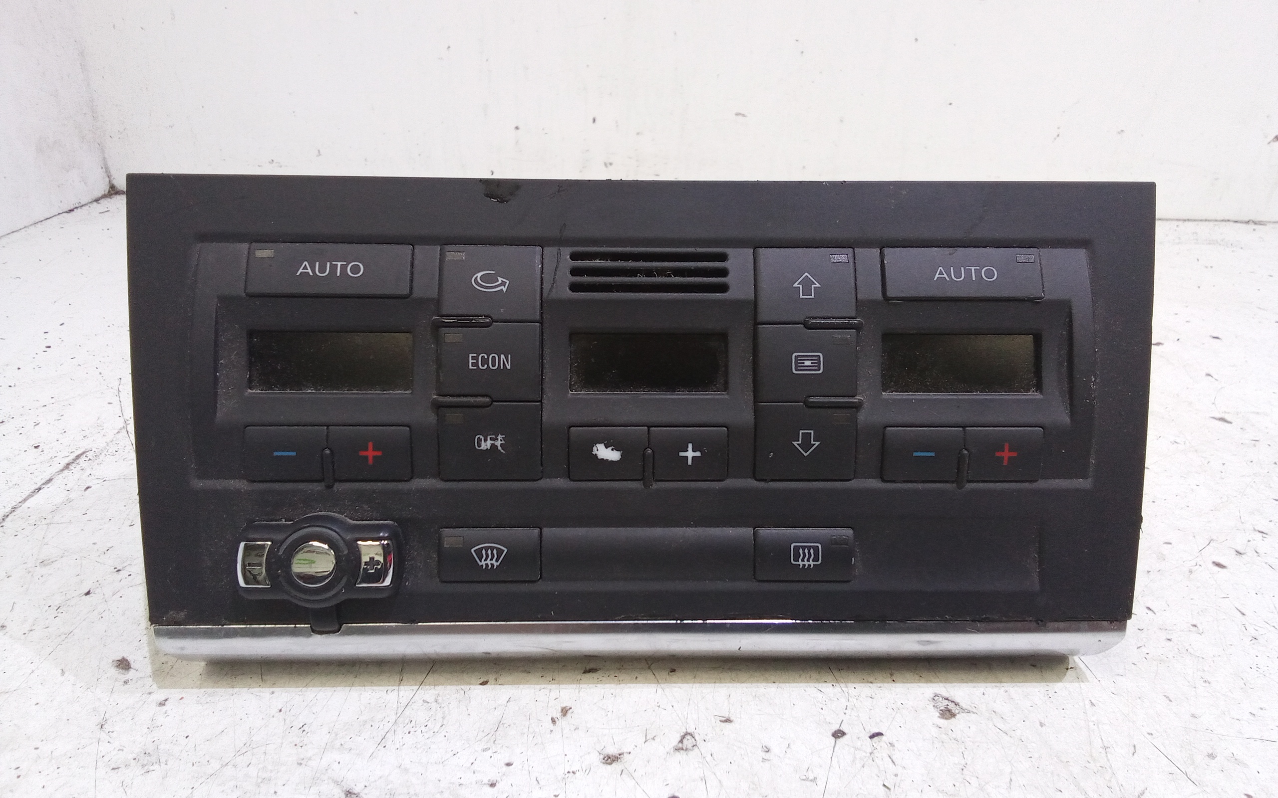 Blocco Comando Climatizzazione 8E0820043BJ5PR Usato