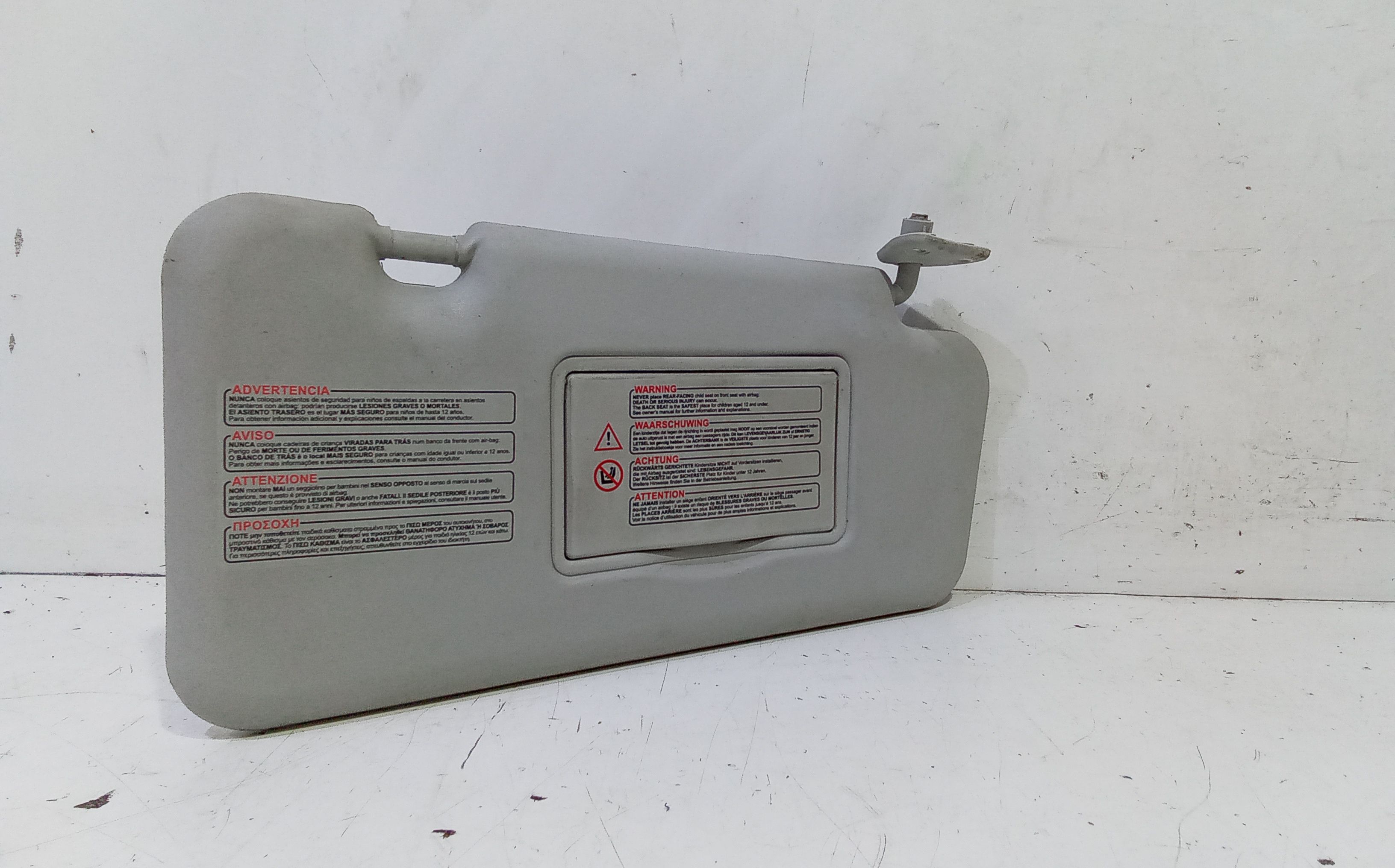 Aletta Parasole Parabrezza Destro 964009U100 Usato