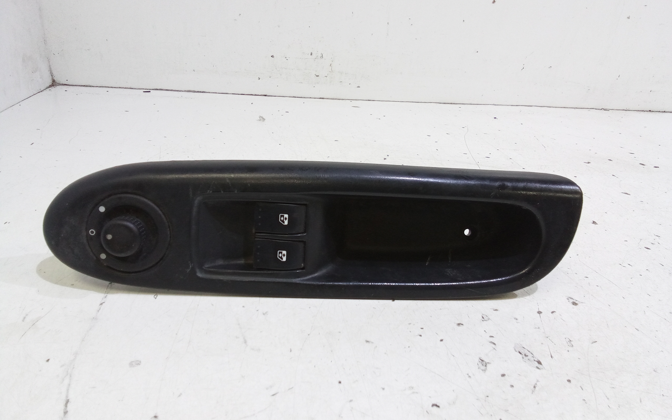 Interruttore Alzacristalli Porta Ant. Sinistro Usato